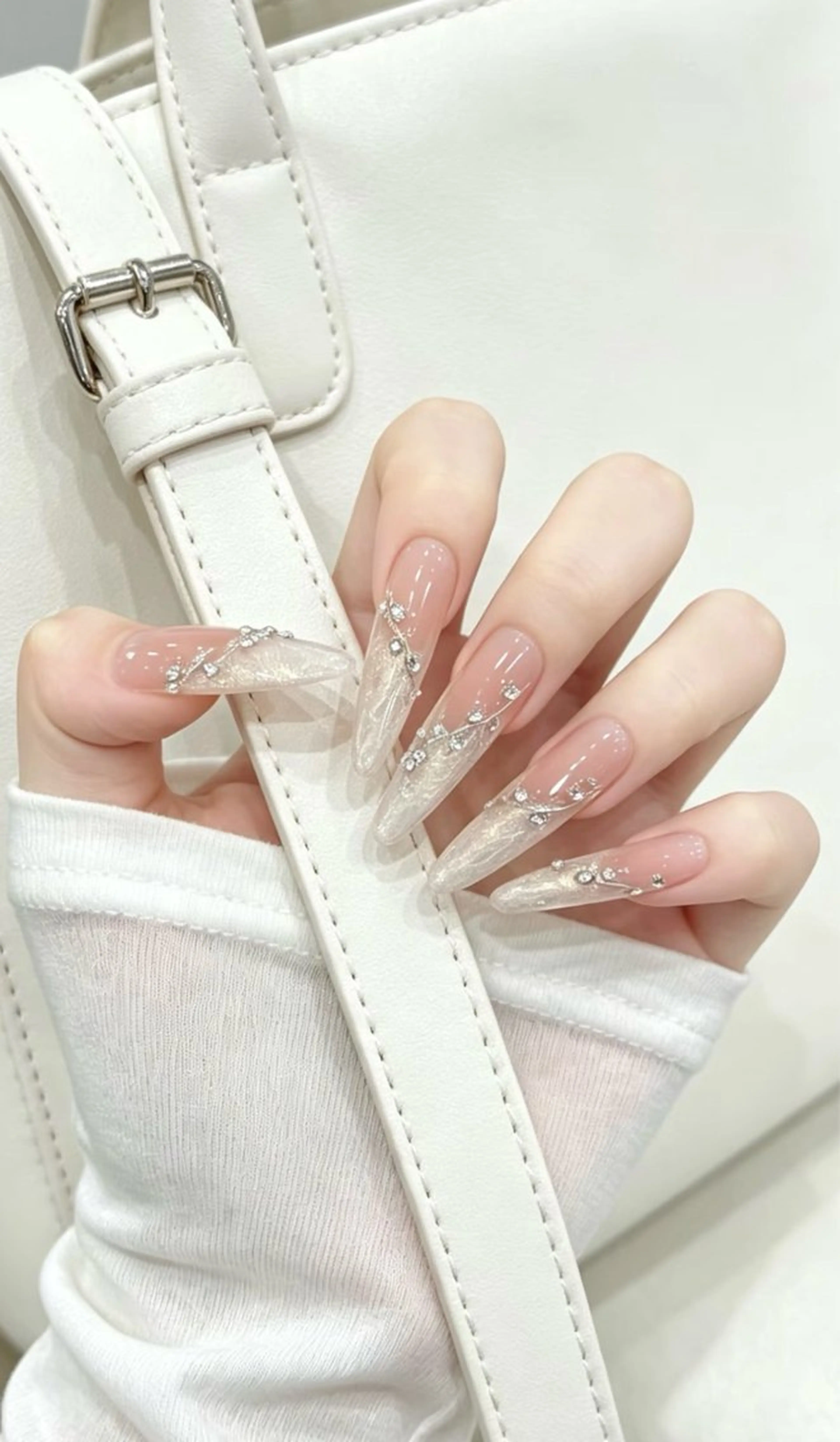 カラー グラデーションカラー ピンクカラー ハンドネイル AIN Nailのネイルデザイン