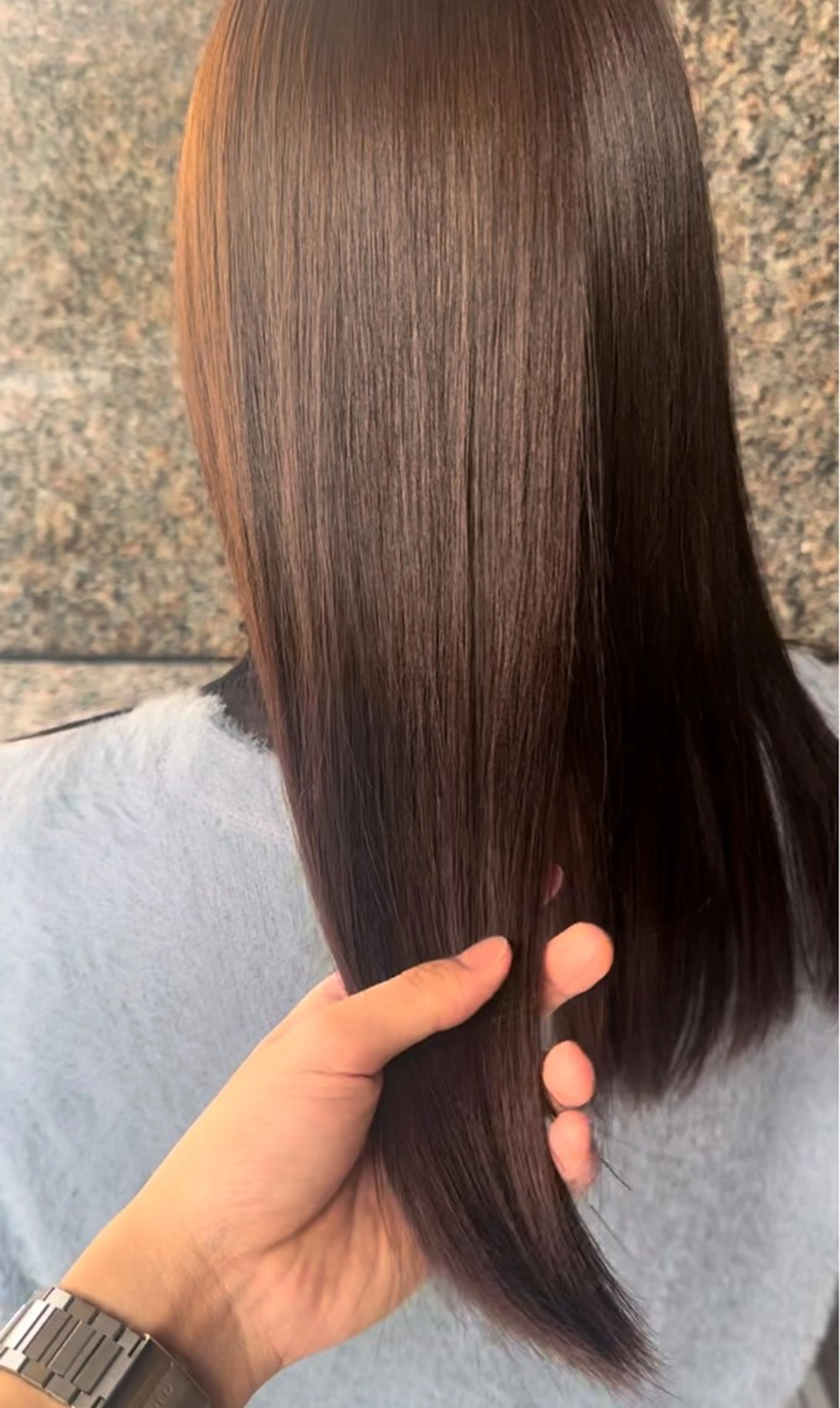 ロング クロギ リョウのヘアスタイル