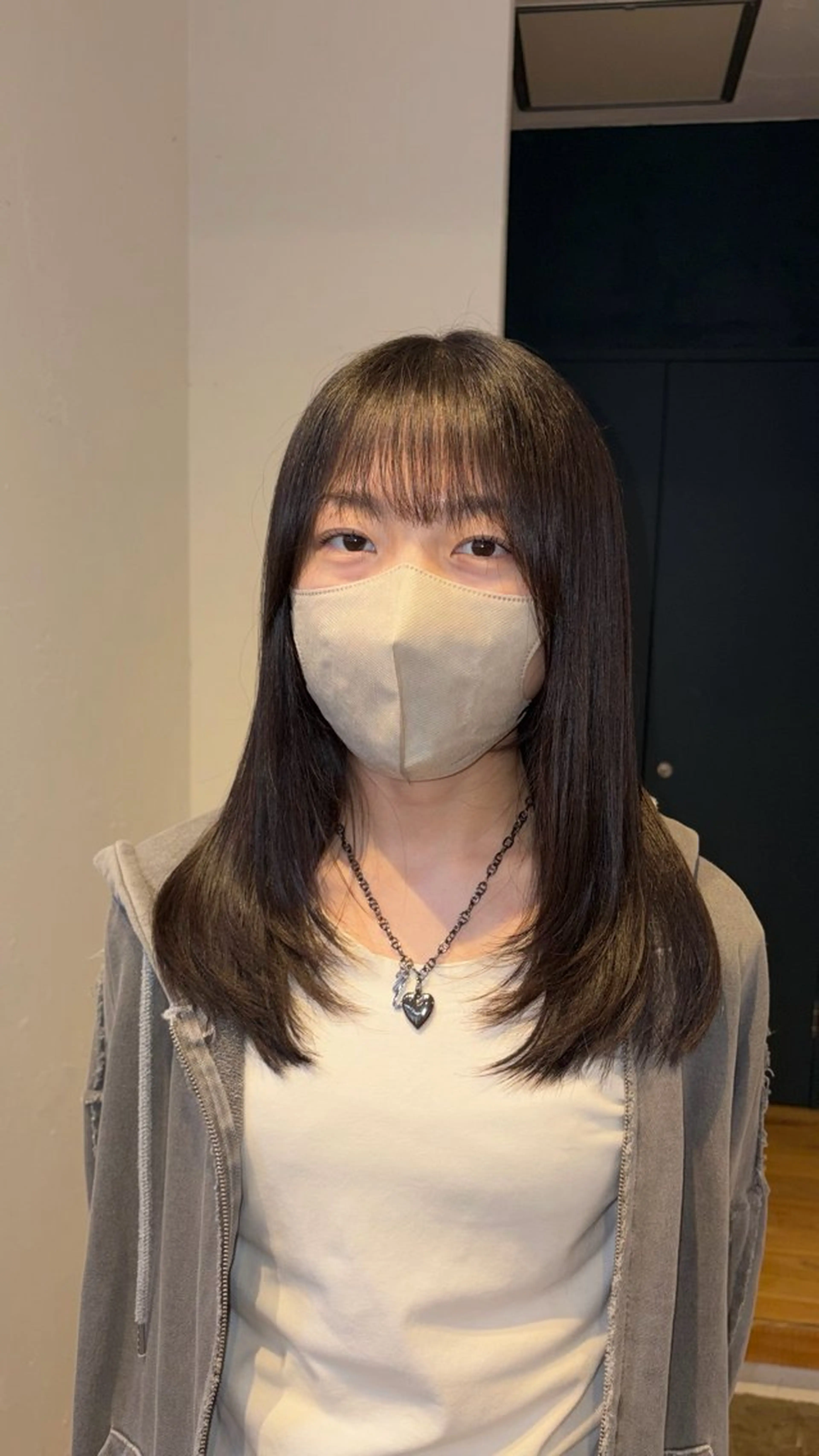 セミロング 顔周りカット レイヤーカット ミナ /海外スタイルのヘアスタイル