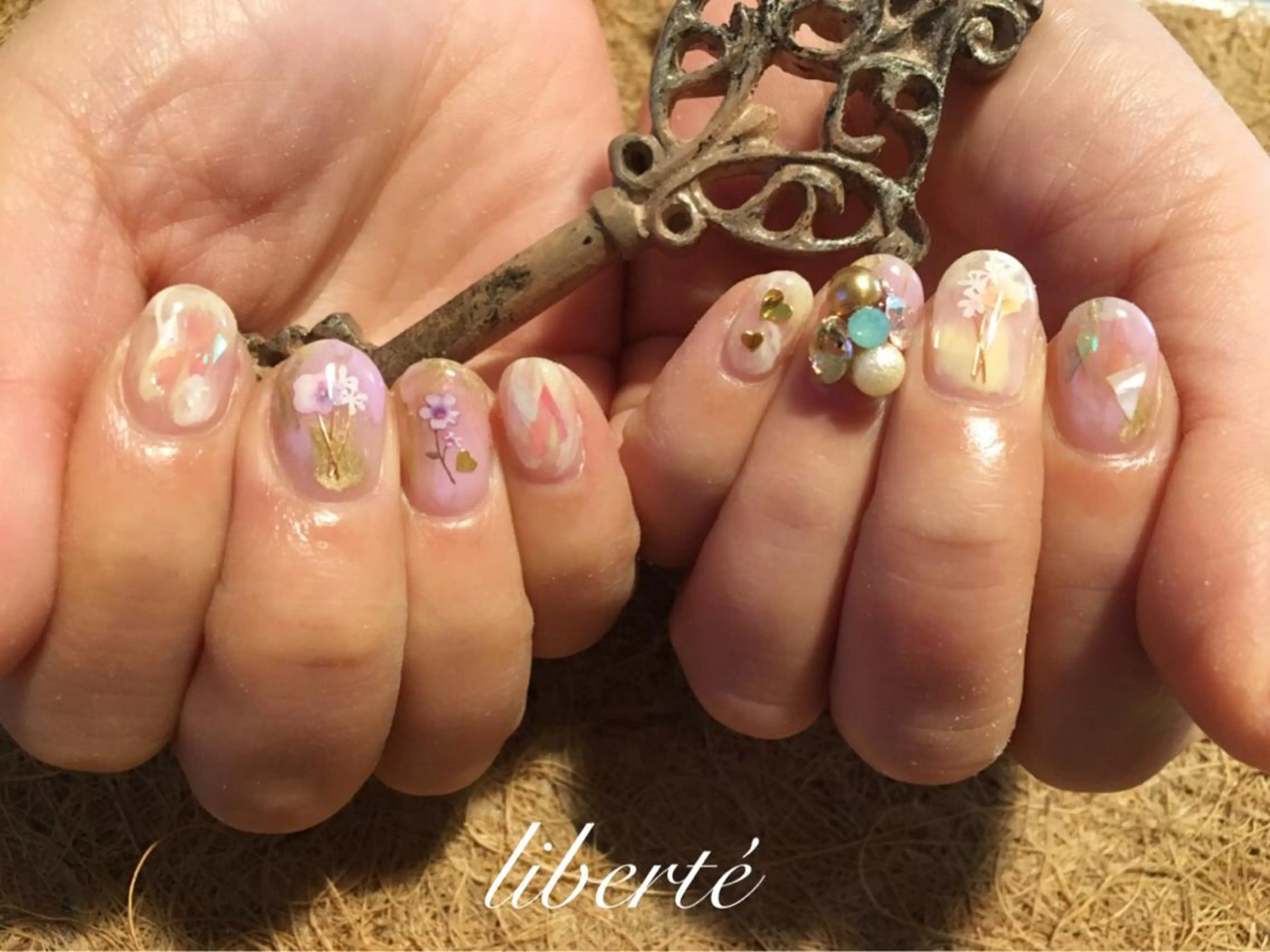 ネイル liberté (リベルテ)のネイルデザイン