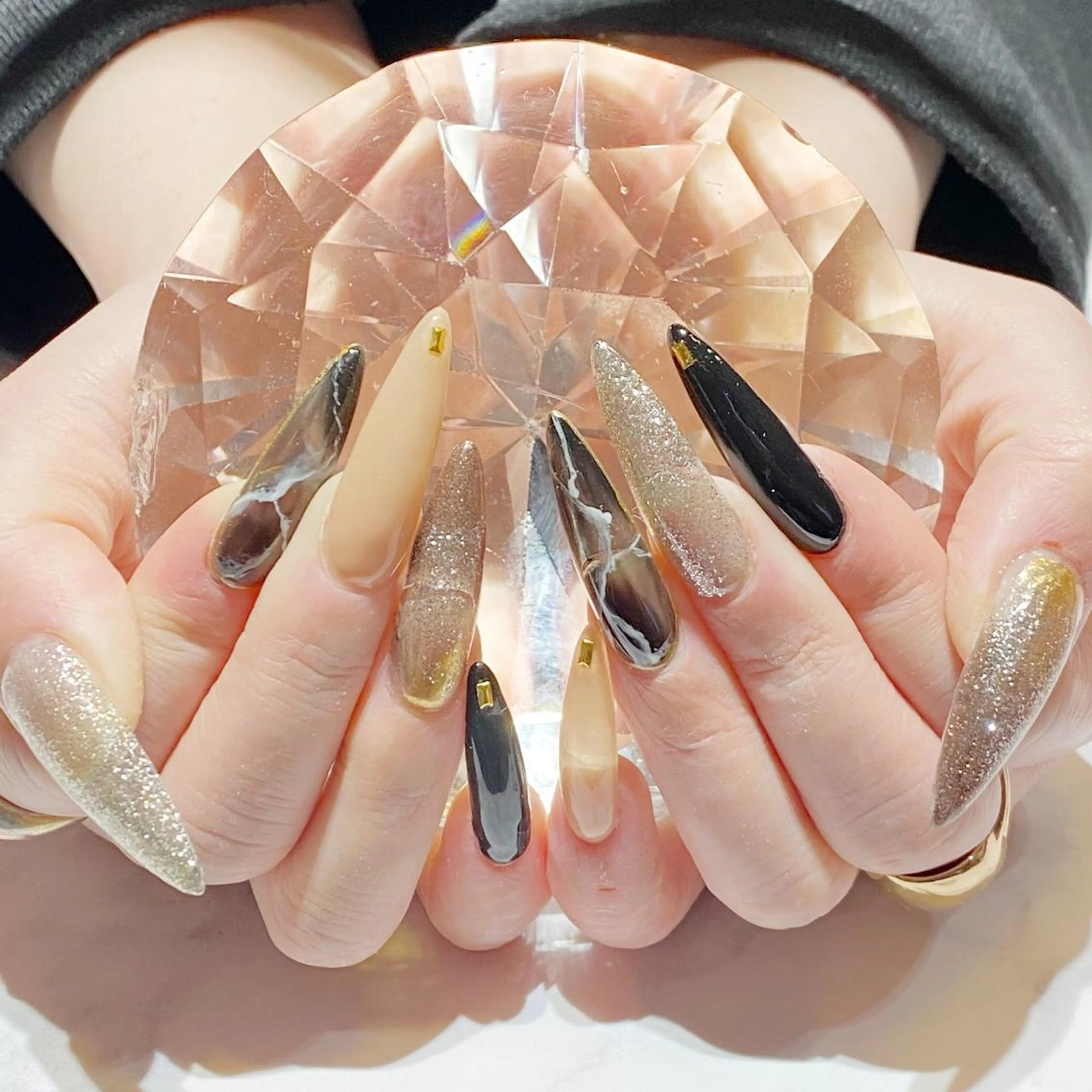 ネイル ロングネイル スカルプネイル シンプルネイル YUN 💅のネイルデザイン