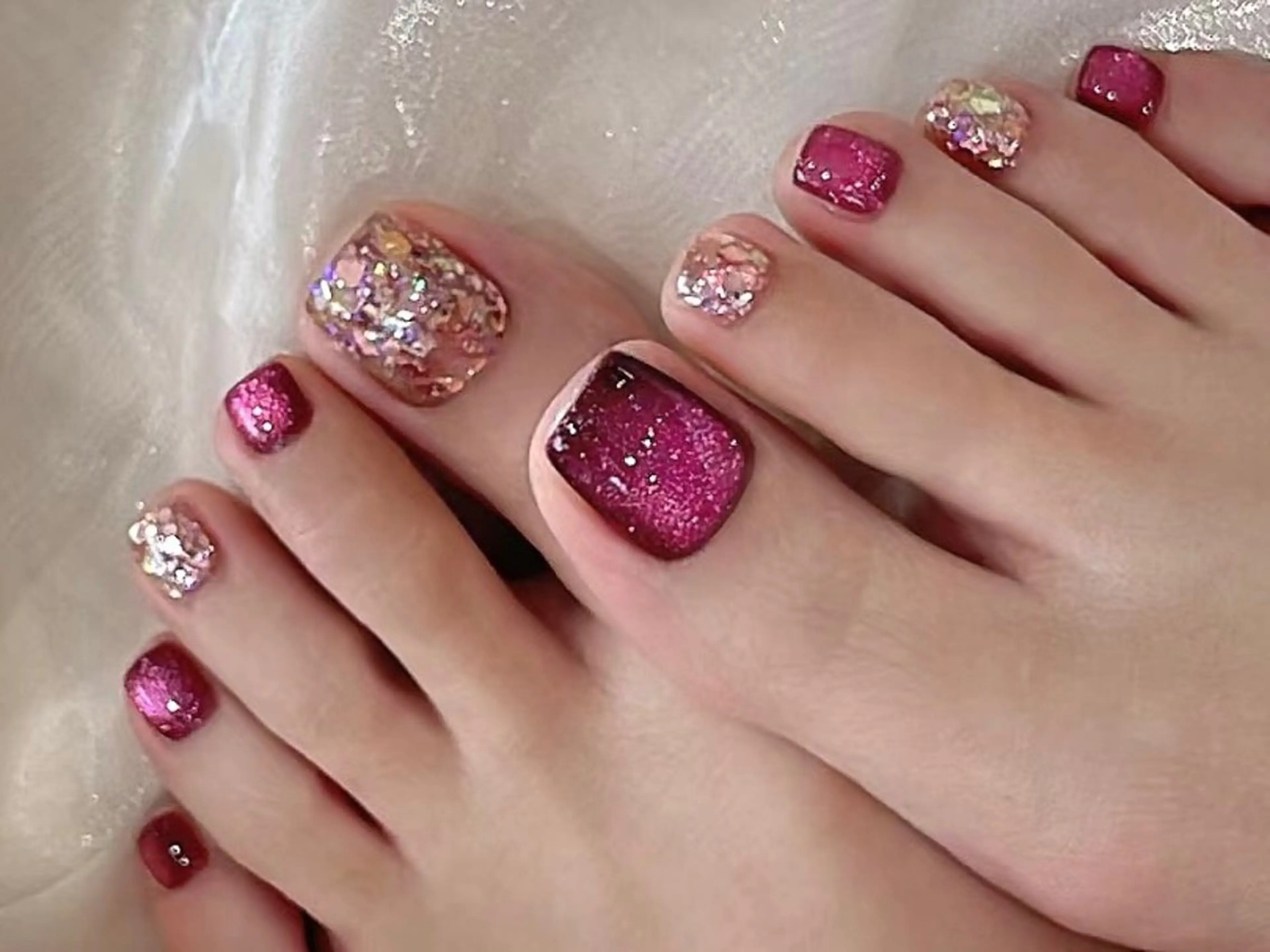 ネイル オーロラネイル チークネイル 長さ出し フットネイル フレンチネイル フットネイル lily nailのネイルデザイン