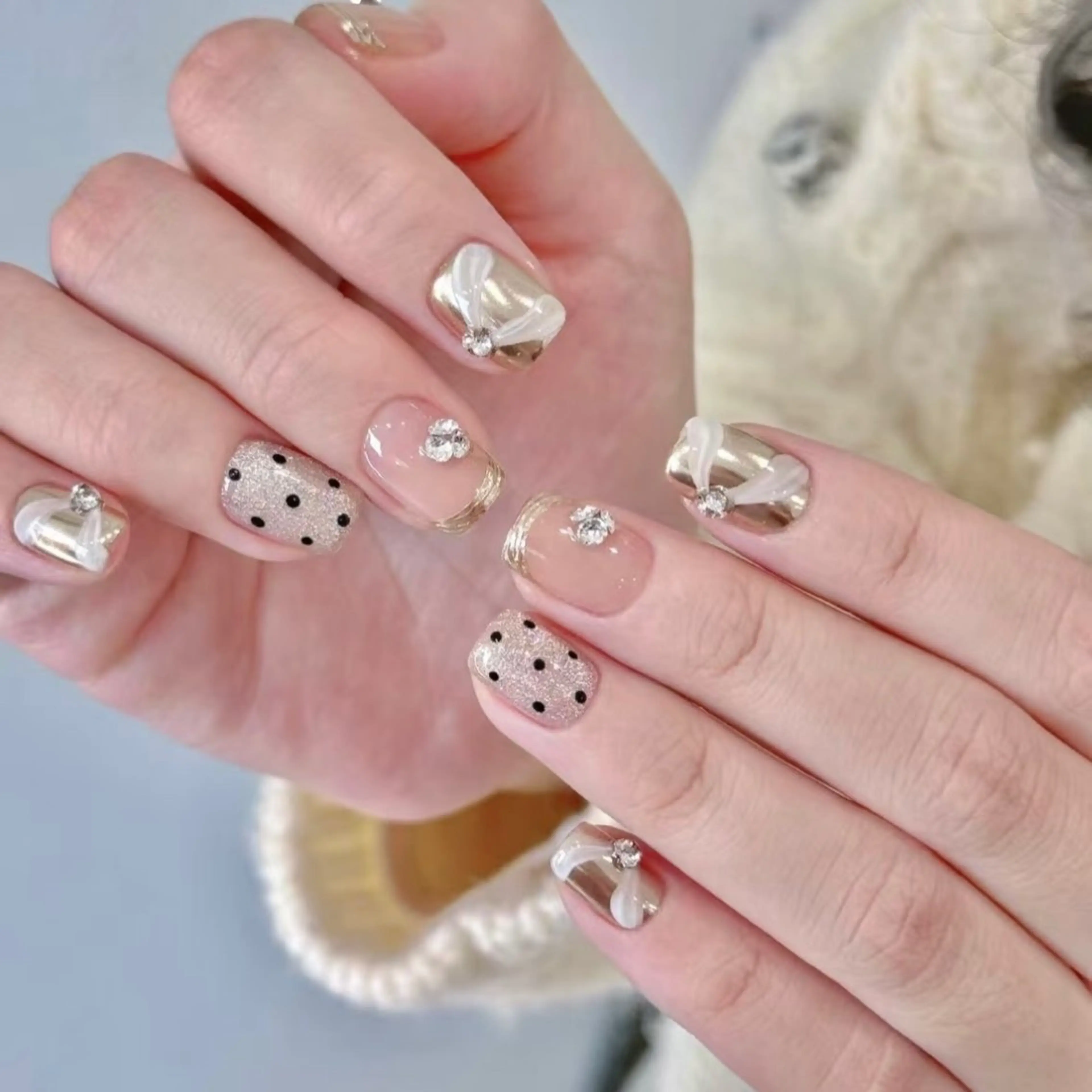 ネイル フレンチネイル ジェルネイル ガーリー グラデーション キラキラネイル Liora nail スカルプ専門店のネイルデザイン