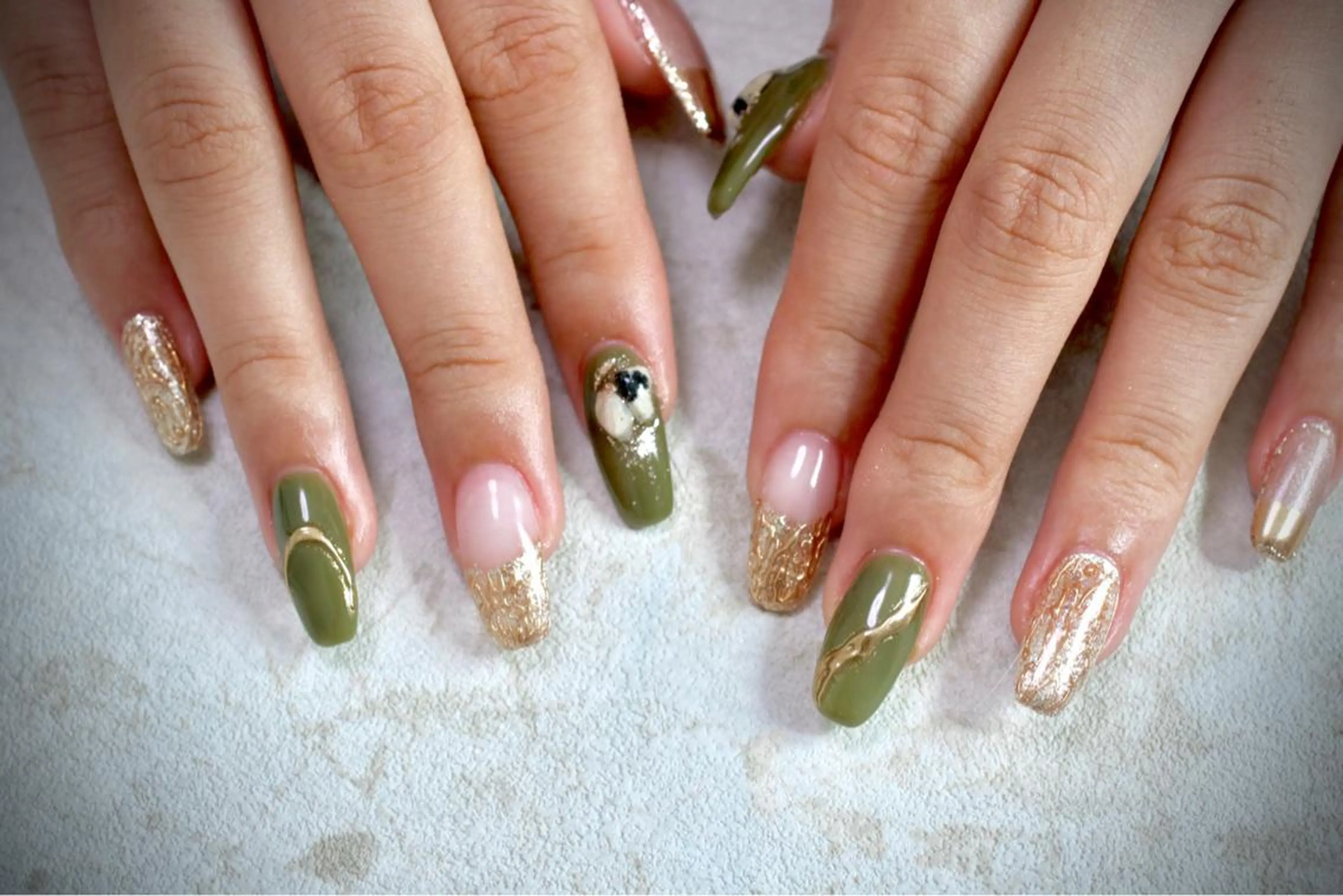 ネイル オーロラネイル カジュアル ジェルネイル ラメ(グリッター) マグネットネイル ハンドネイル MH Nailのネイルデザイン