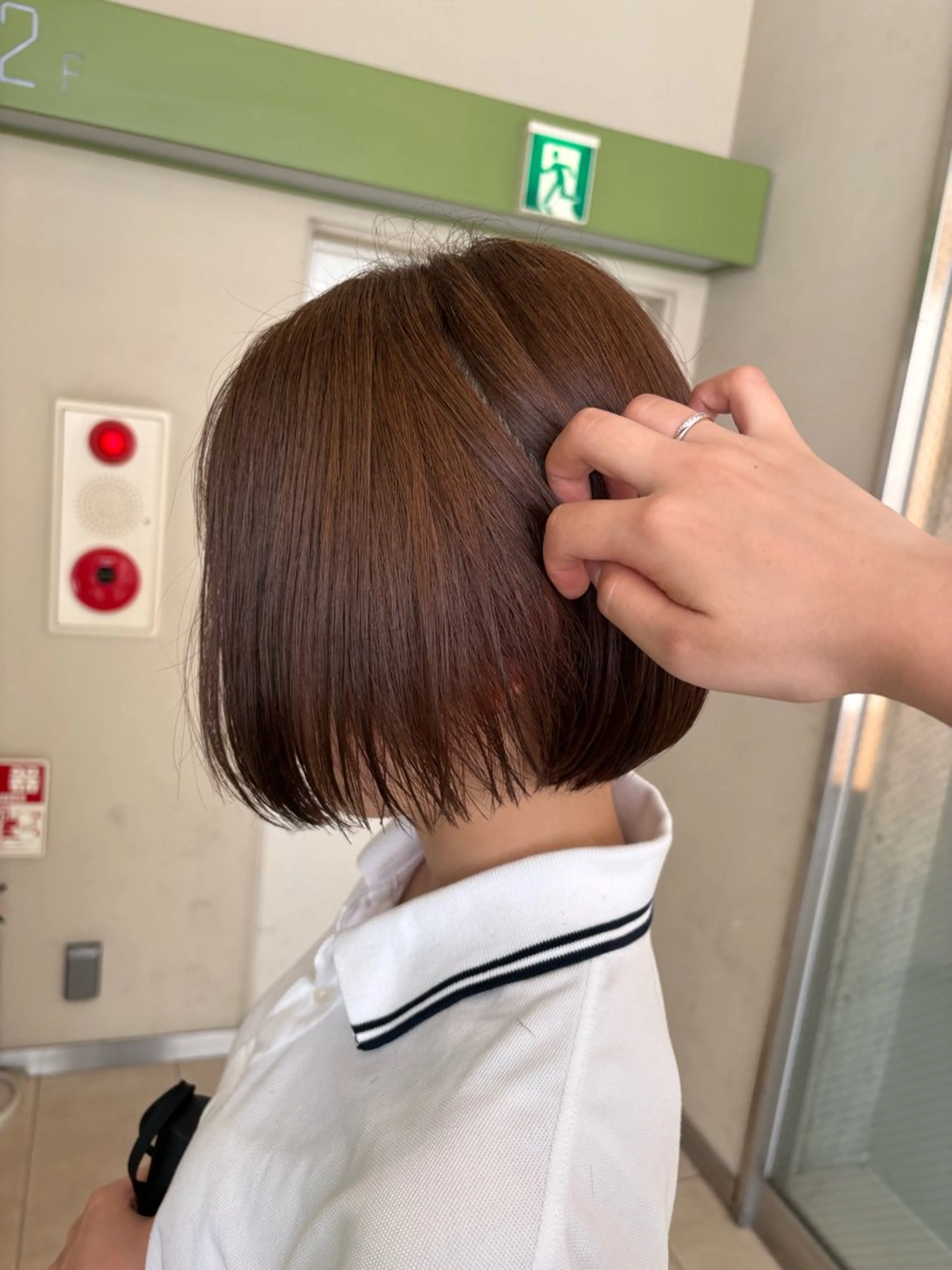 ショート .AIRI🌼 暖色/ぱつっとぼぶのヘアスタイル