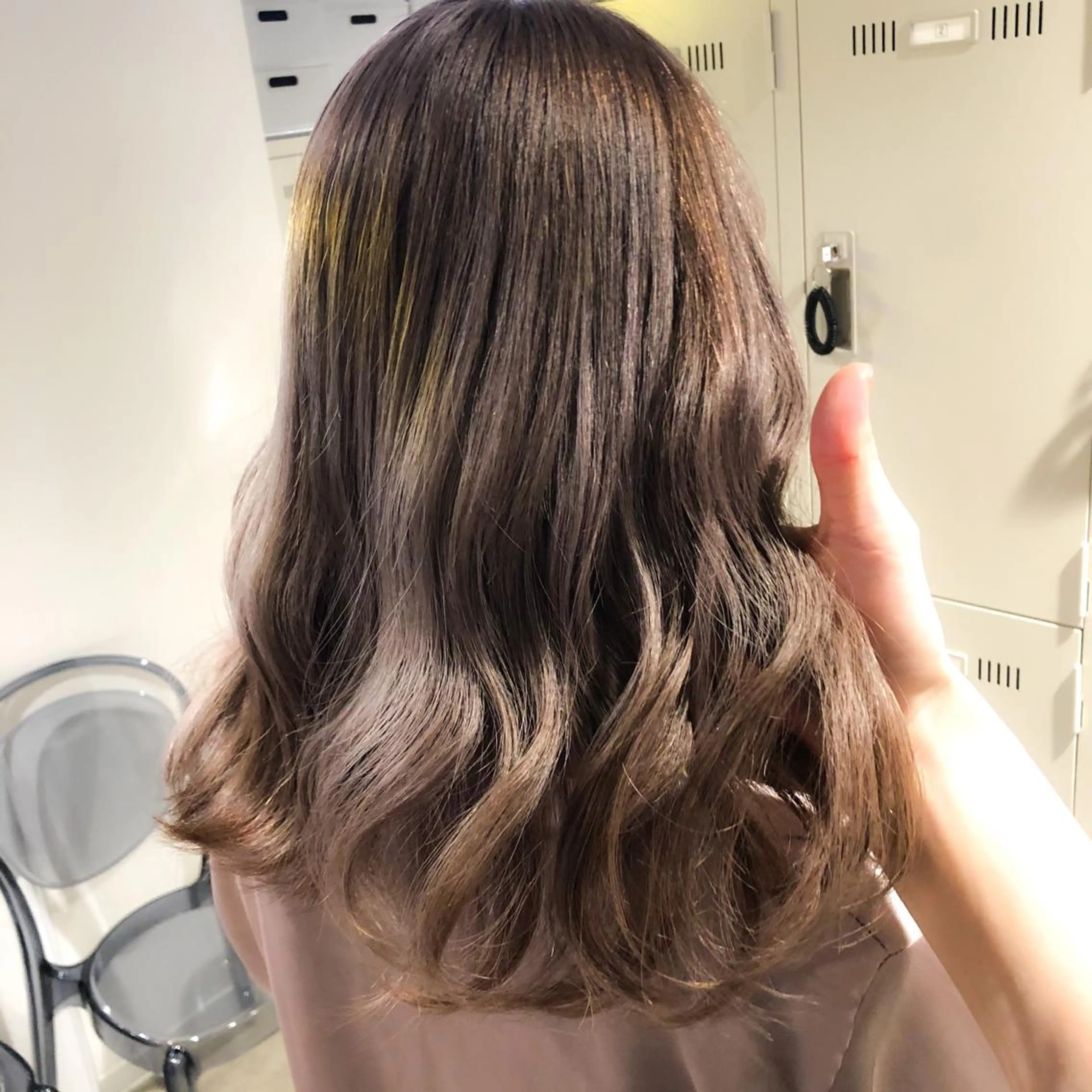 セミロング カラー カット ヘアカラー ハイトーン×レイヤー カットTAKUMIのヘアスタイル