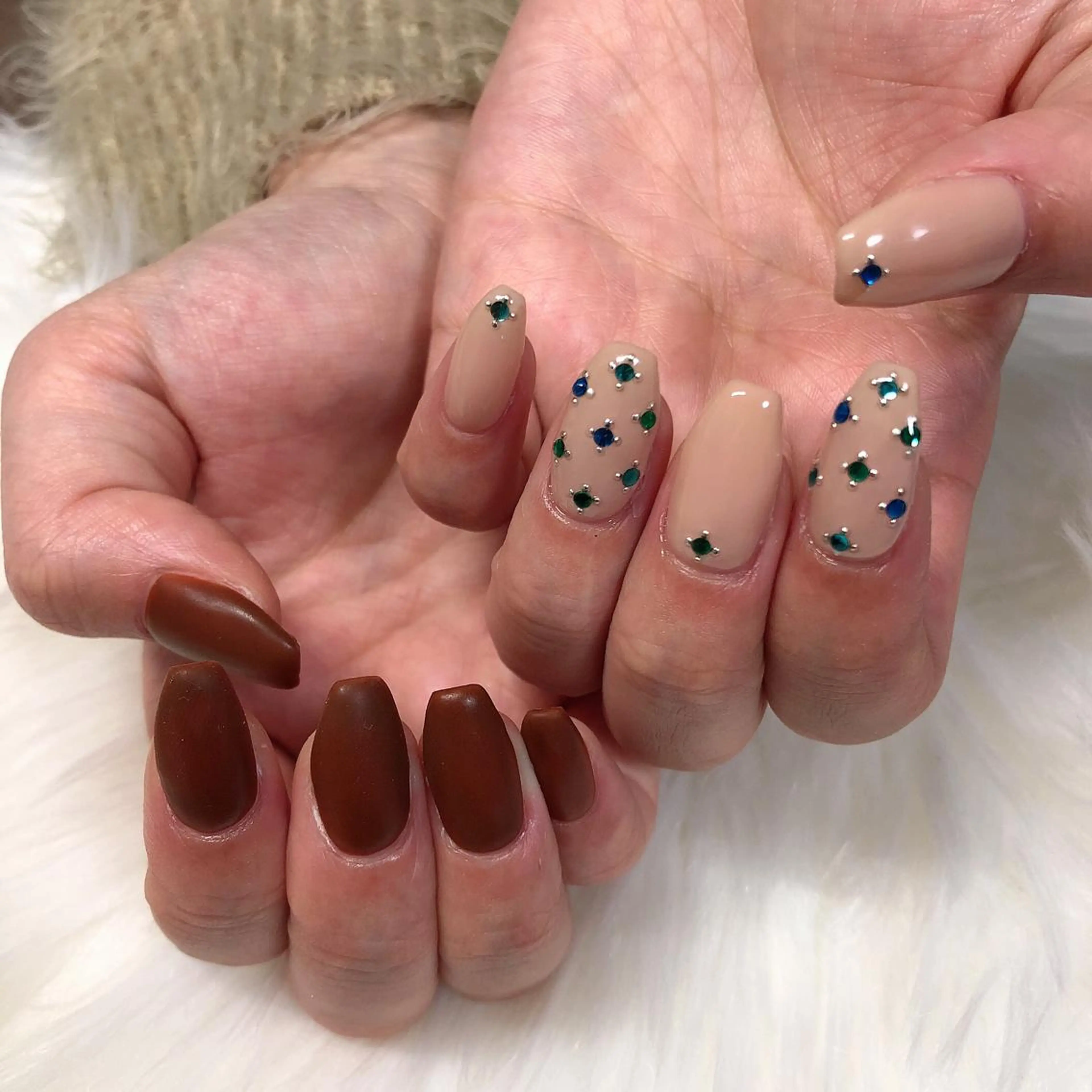 ネイル ハンドネイル 西岡 杏のネイルデザイン