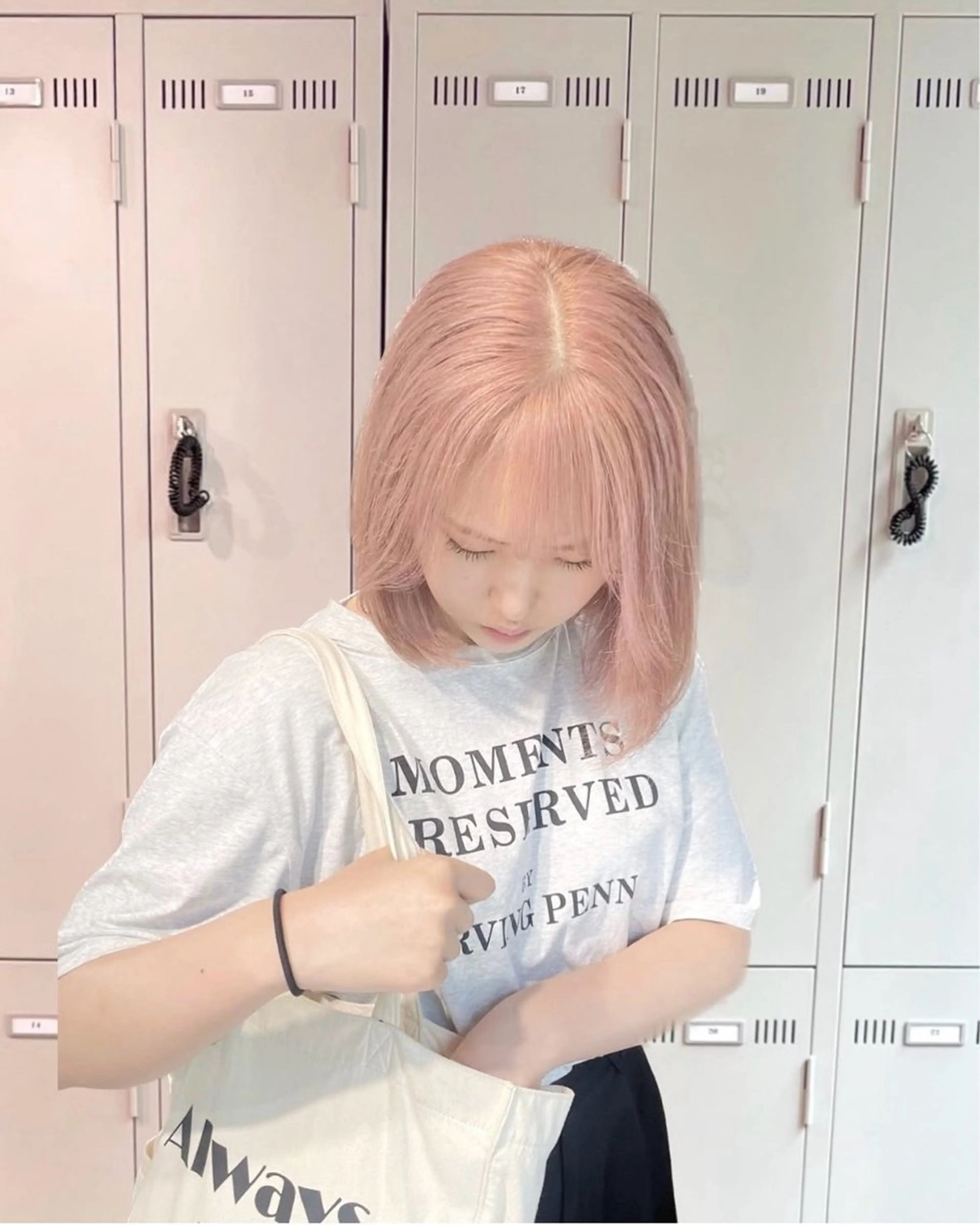 ショート カラー ベージュカラー ブリーチ ピンクカラー ピンクベージュ ホワイトピンク ヘアカラー 透明感カラー・レイヤ ー🎀amika🎀のヘアスタイル