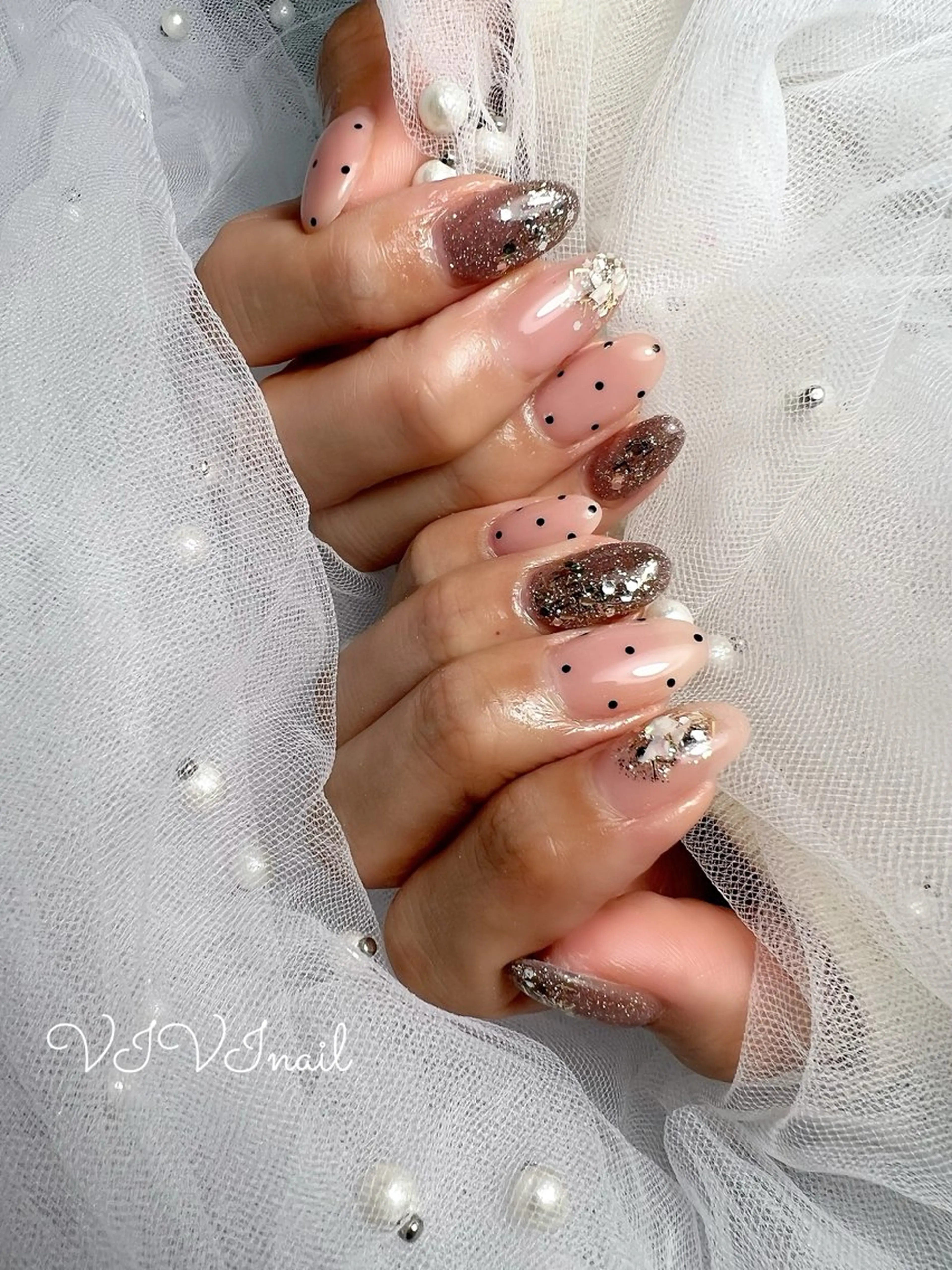 ネイル ドット キラキラネイル ハンドネイル vivi nailのネイルデザイン