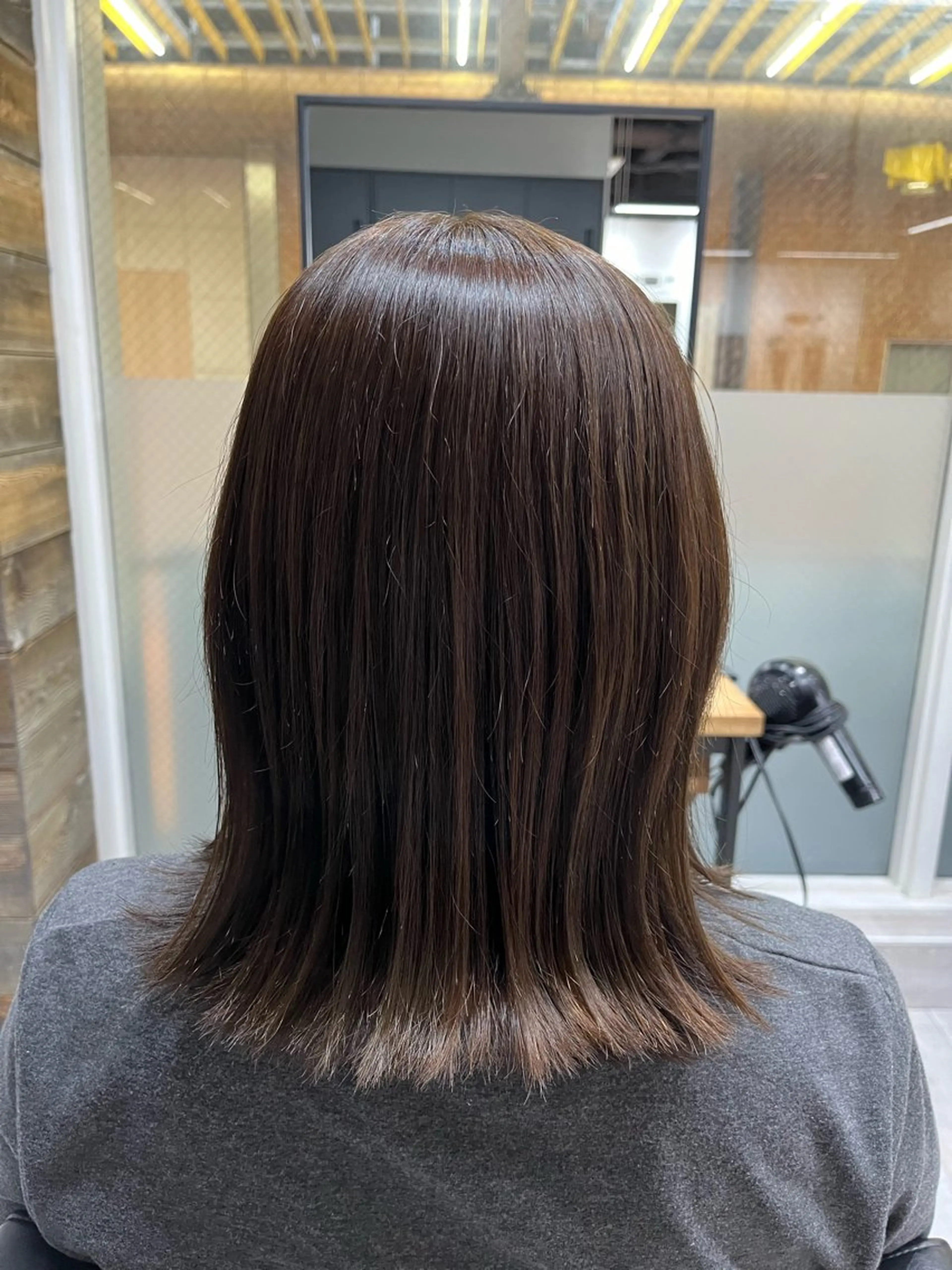 ミディアム カラー ブリーチ 透明感カラー グレージュ ブリーチなしカラー ヘアカラー アイバ シュンのヘアスタイル