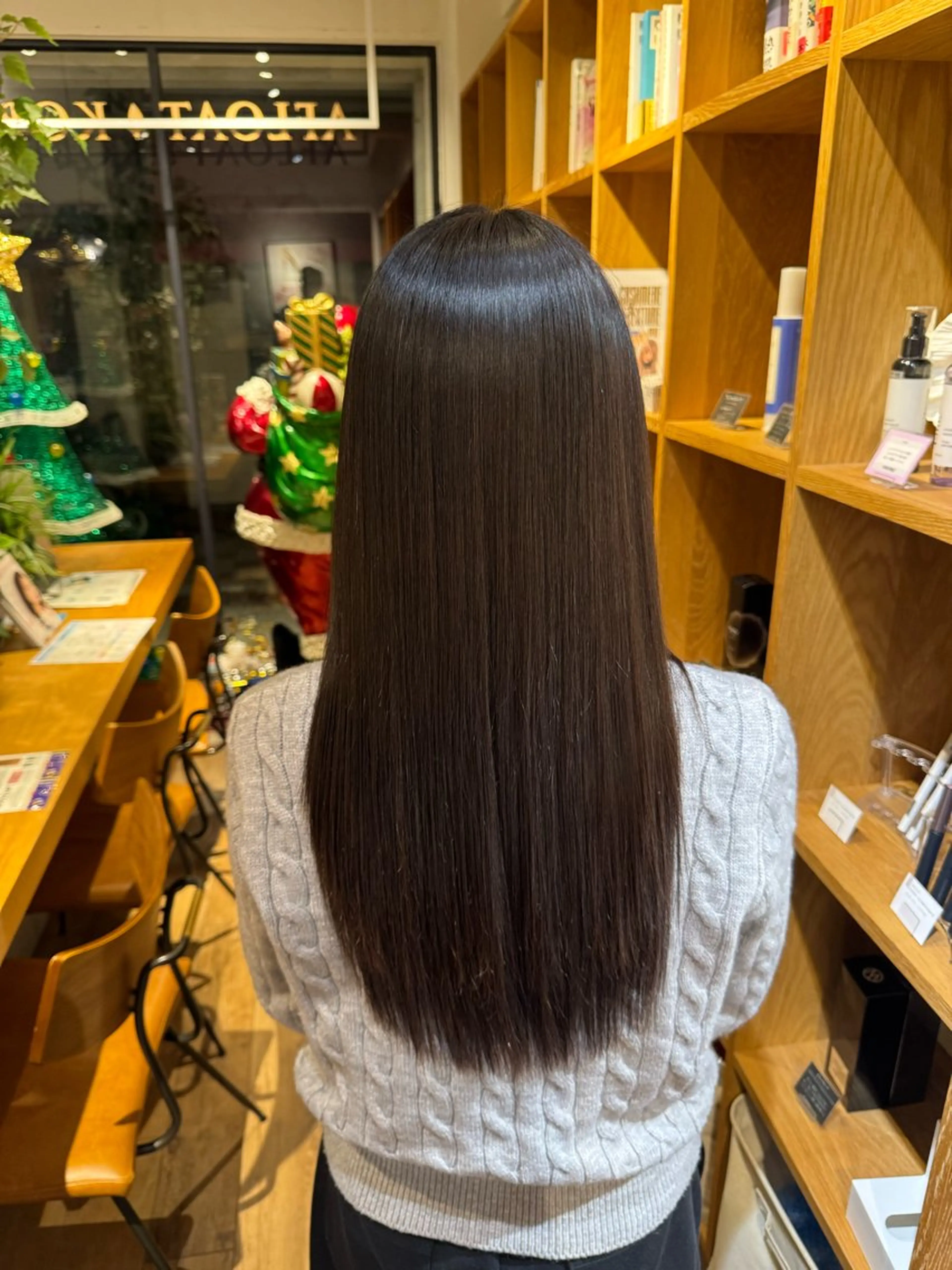 セミロング カット 縮毛矯正 トリートメント 美髪/髪質改善 川口凌弥のヘアスタイル