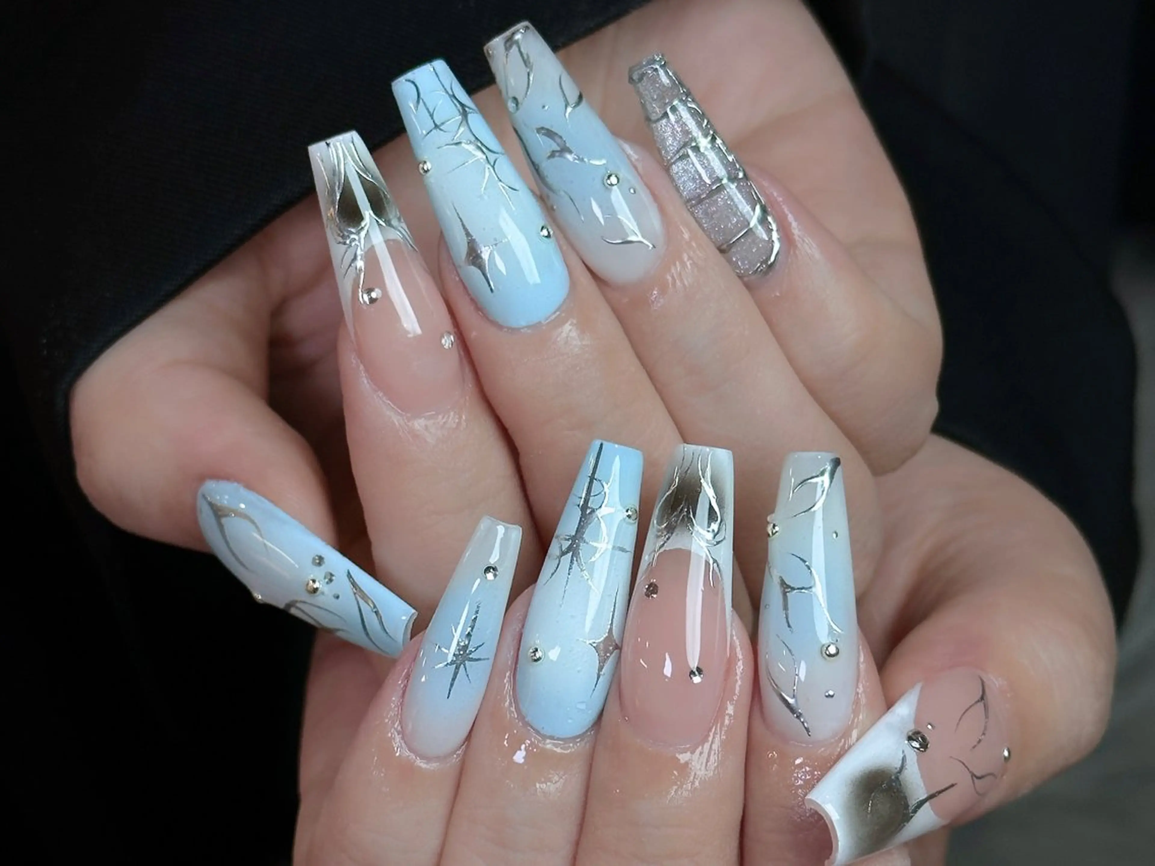 ネイル Dark honey スカルプ専門原宿店のネイルデザイン