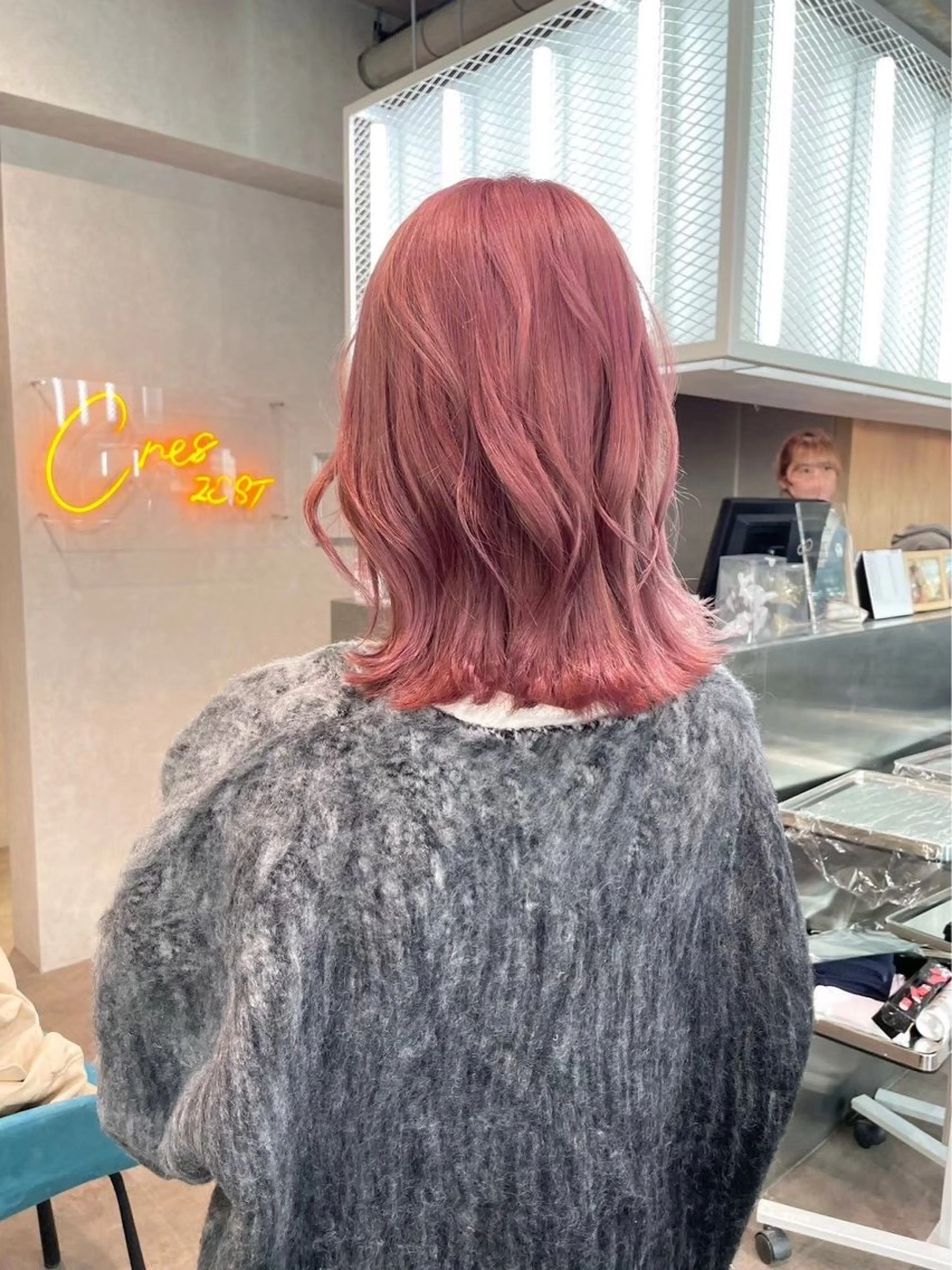 カラー 平良 彩笑のヘアスタイル