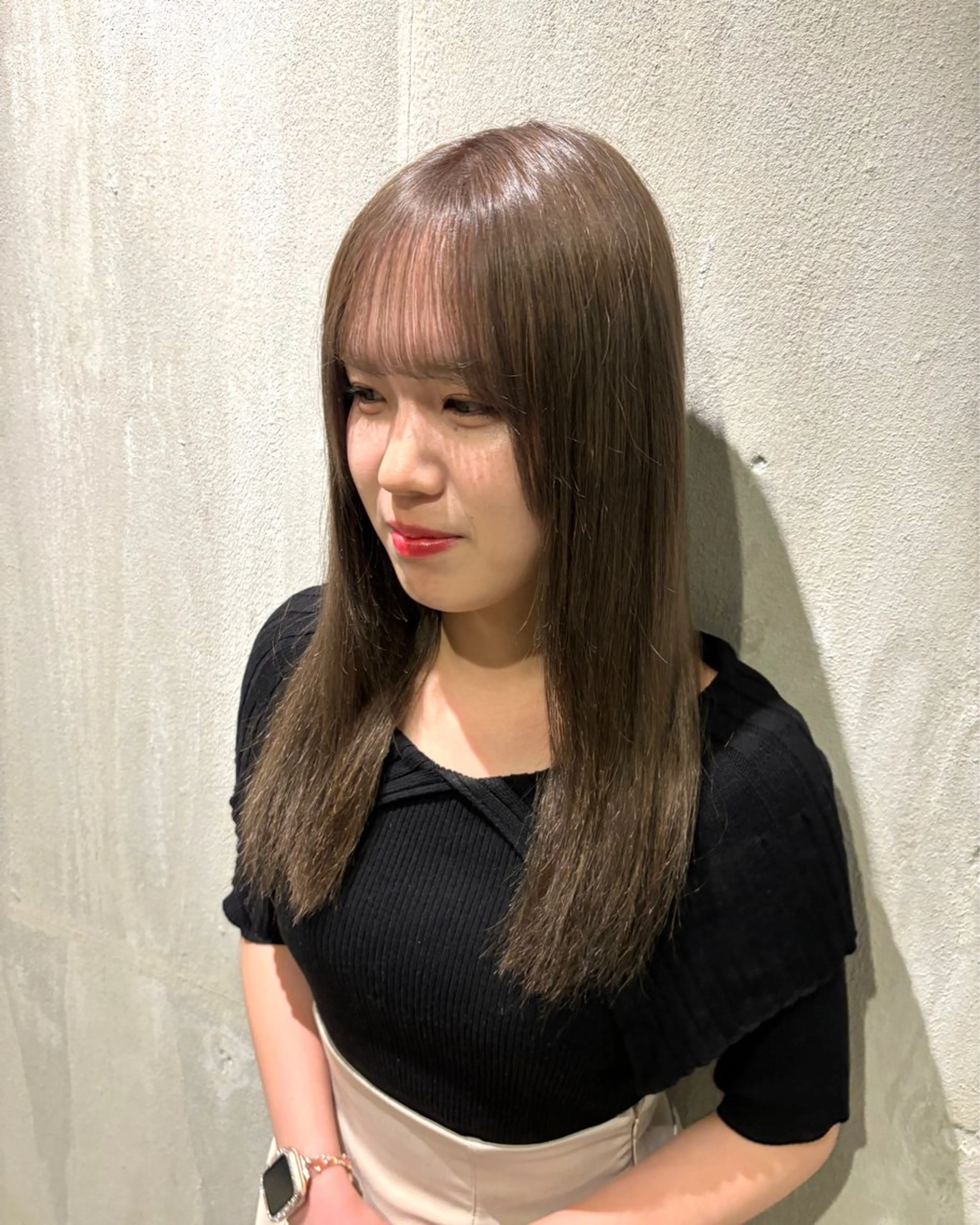 ロング カラー ブリーチ グレージュ ミルクティーグレージュ 小木曽 里華のヘアスタイル