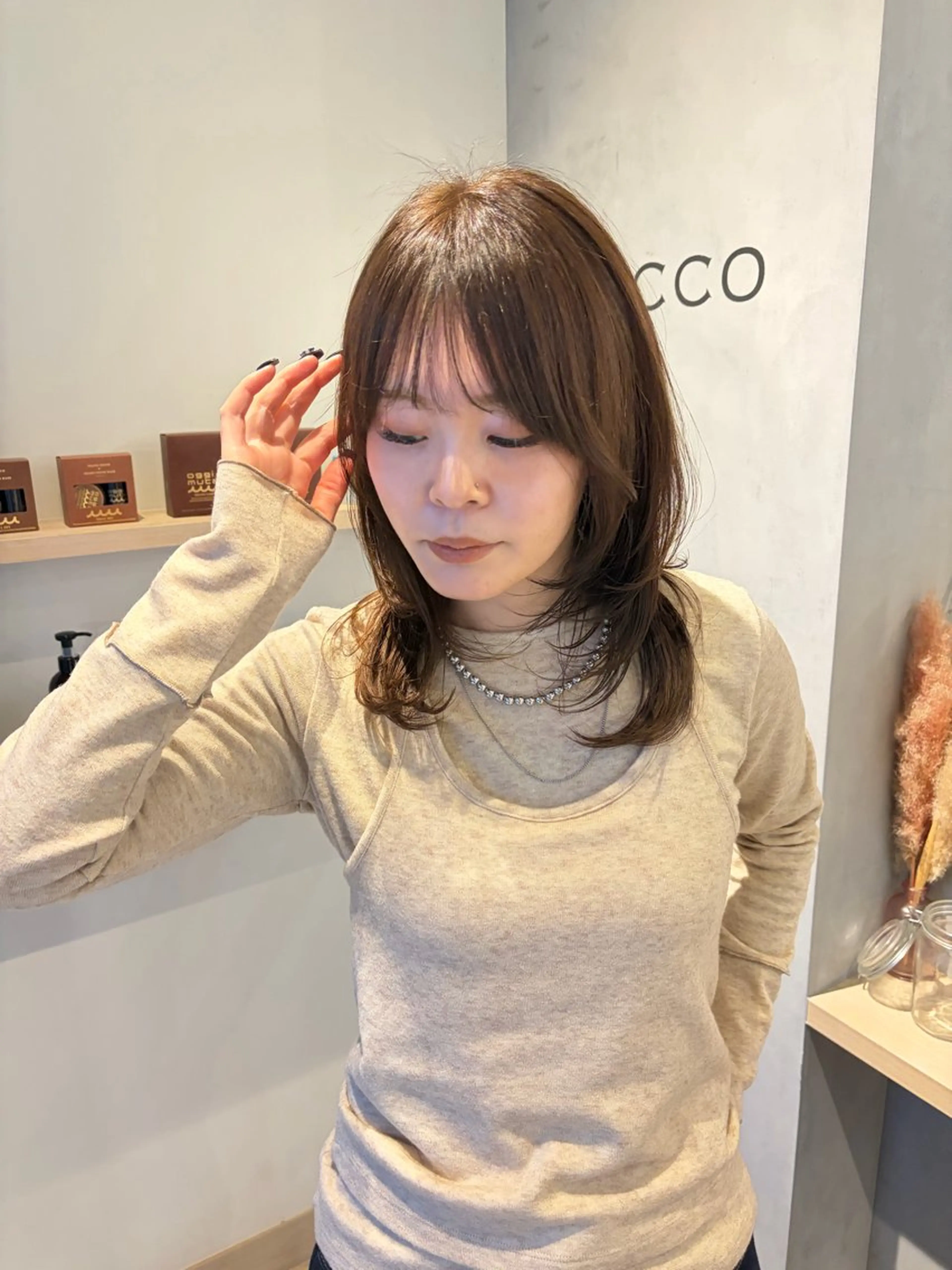 セミロング カット アイナ ROCCOのヘアスタイル