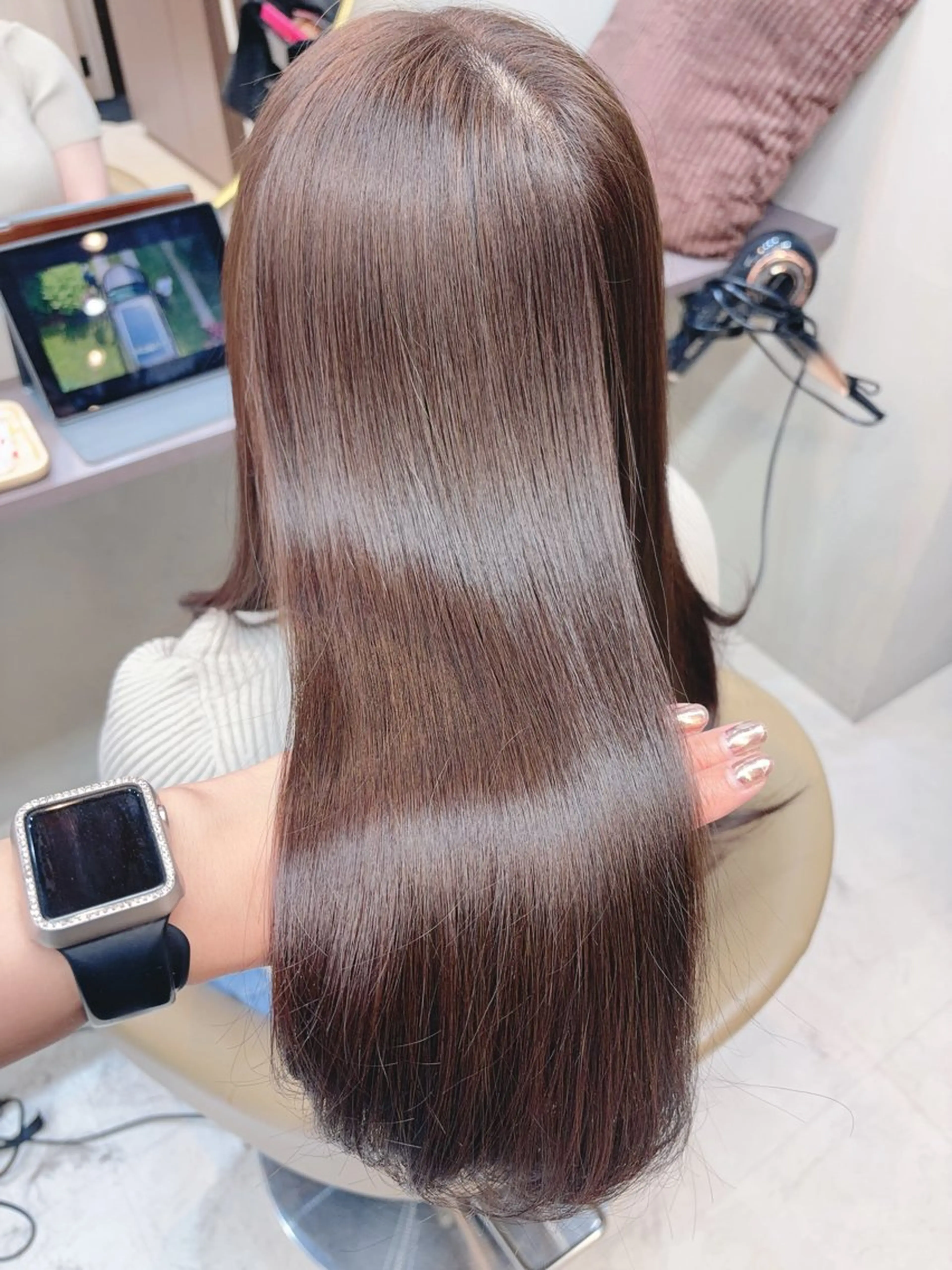 セミロング カラー カット ヘアカラー トリートメント 村山 茉衣のヘアスタイル