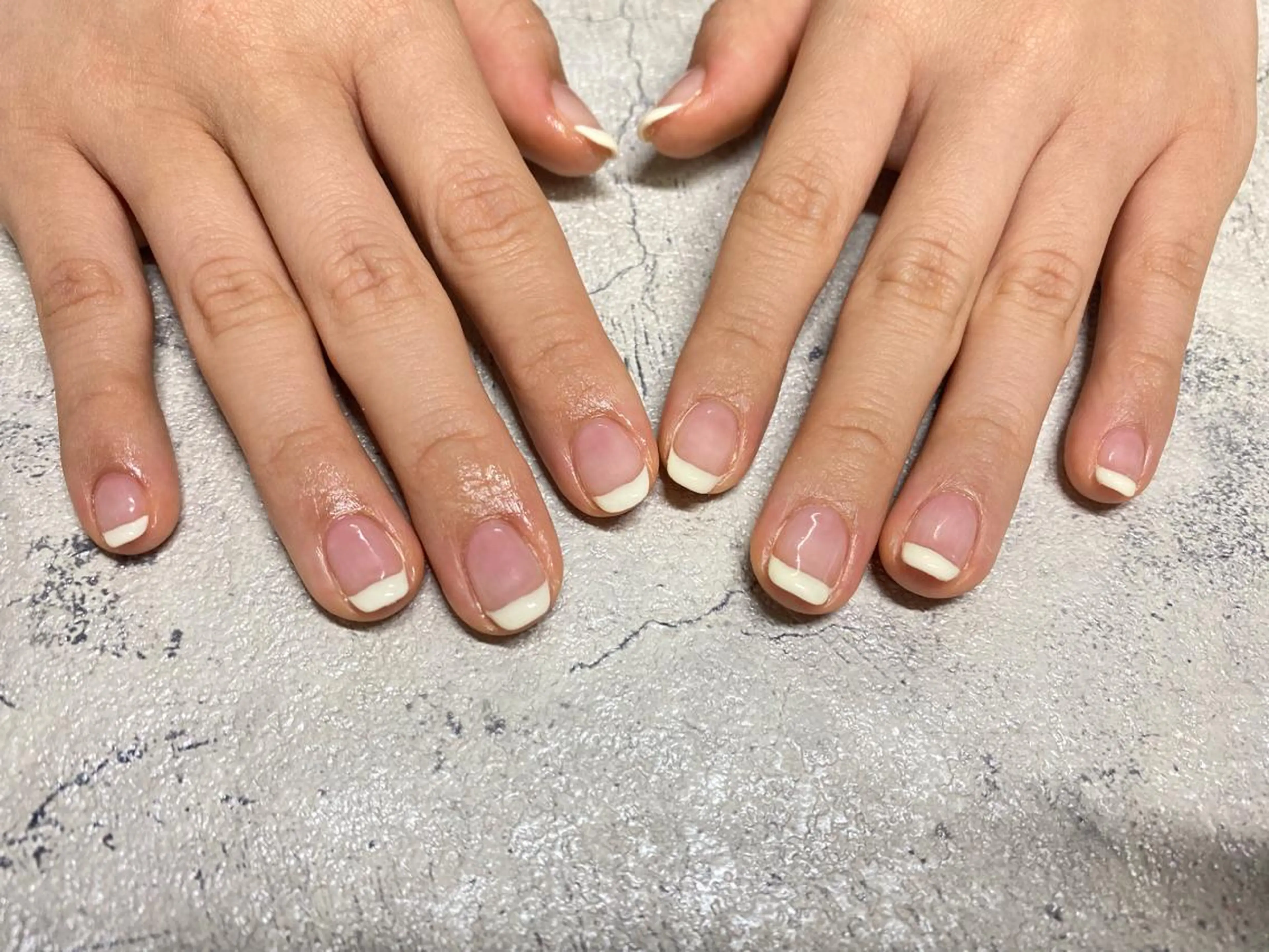 ネイル フレンチネイル mogunail &blowのネイルデザイン