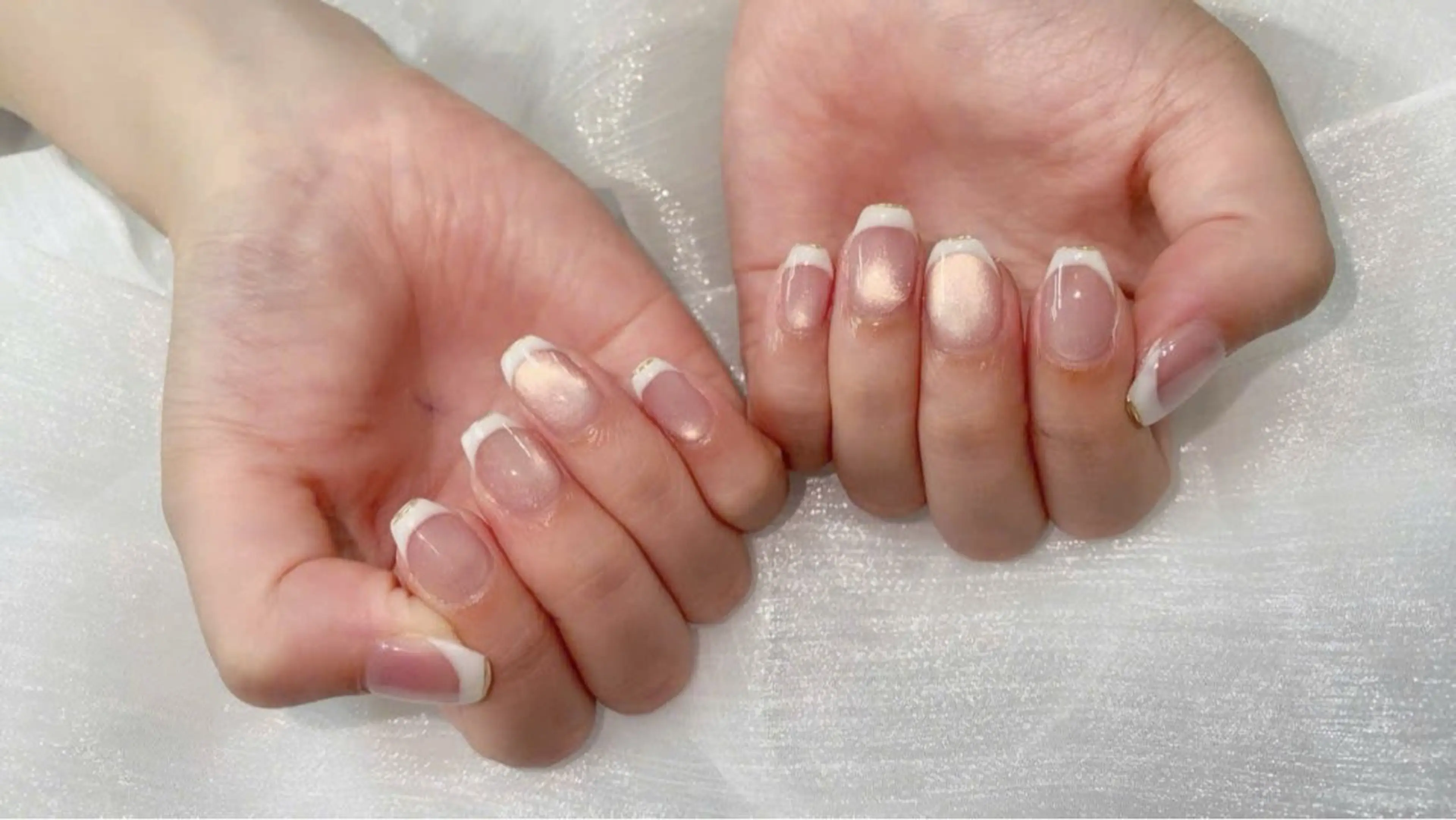 ネイル フレンチネイル グラデーション キラキラネイル 韓国ネイル マグネットネイル フットネイル Hara Nail 【パラジェル使用】のネイルデザイン