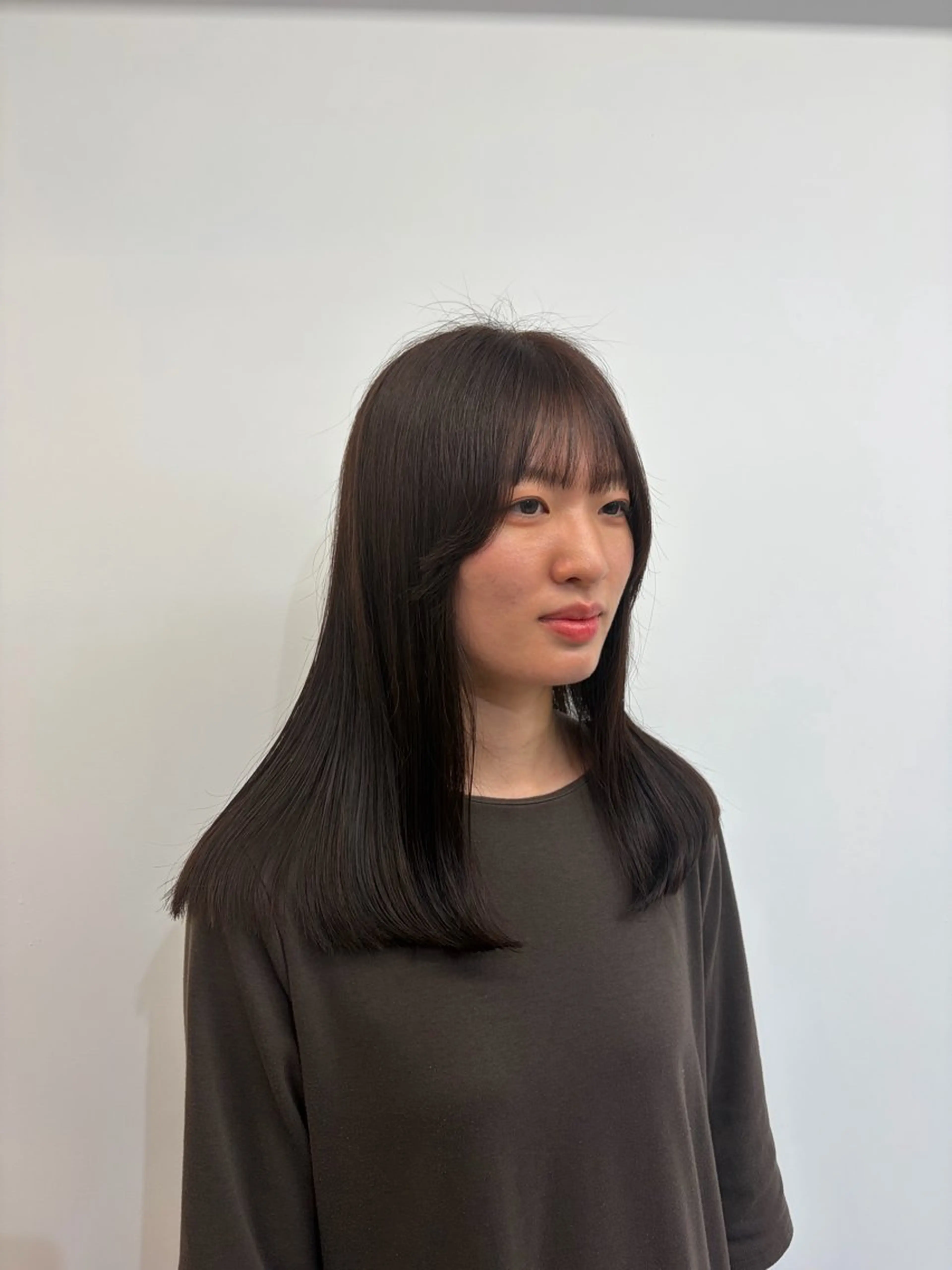 カラー ブラウンカラー 透明感カラー LOA Riaのヘアスタイル