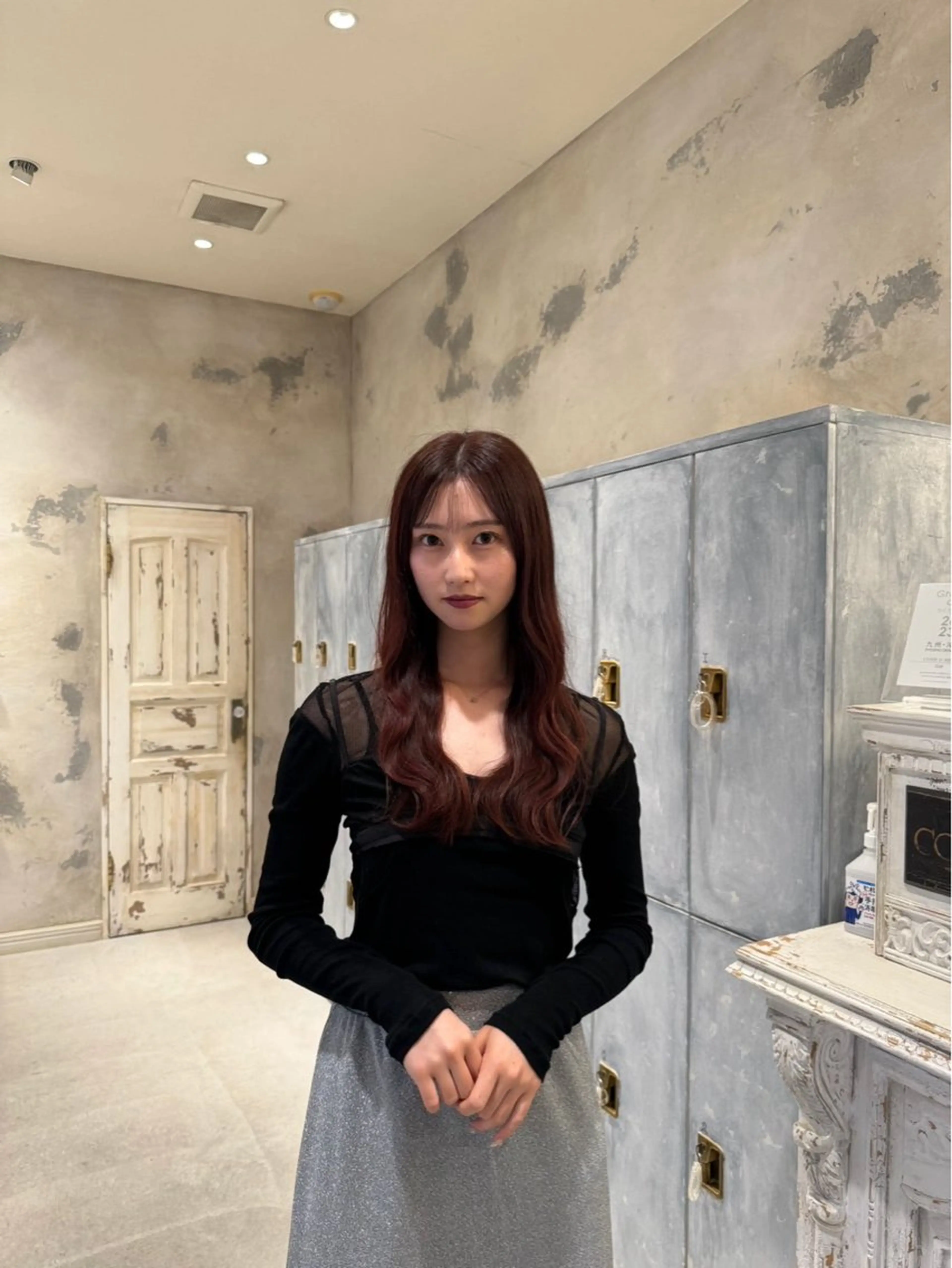 ロング カラー レッドカラー なかやま れいかのヘアスタイル