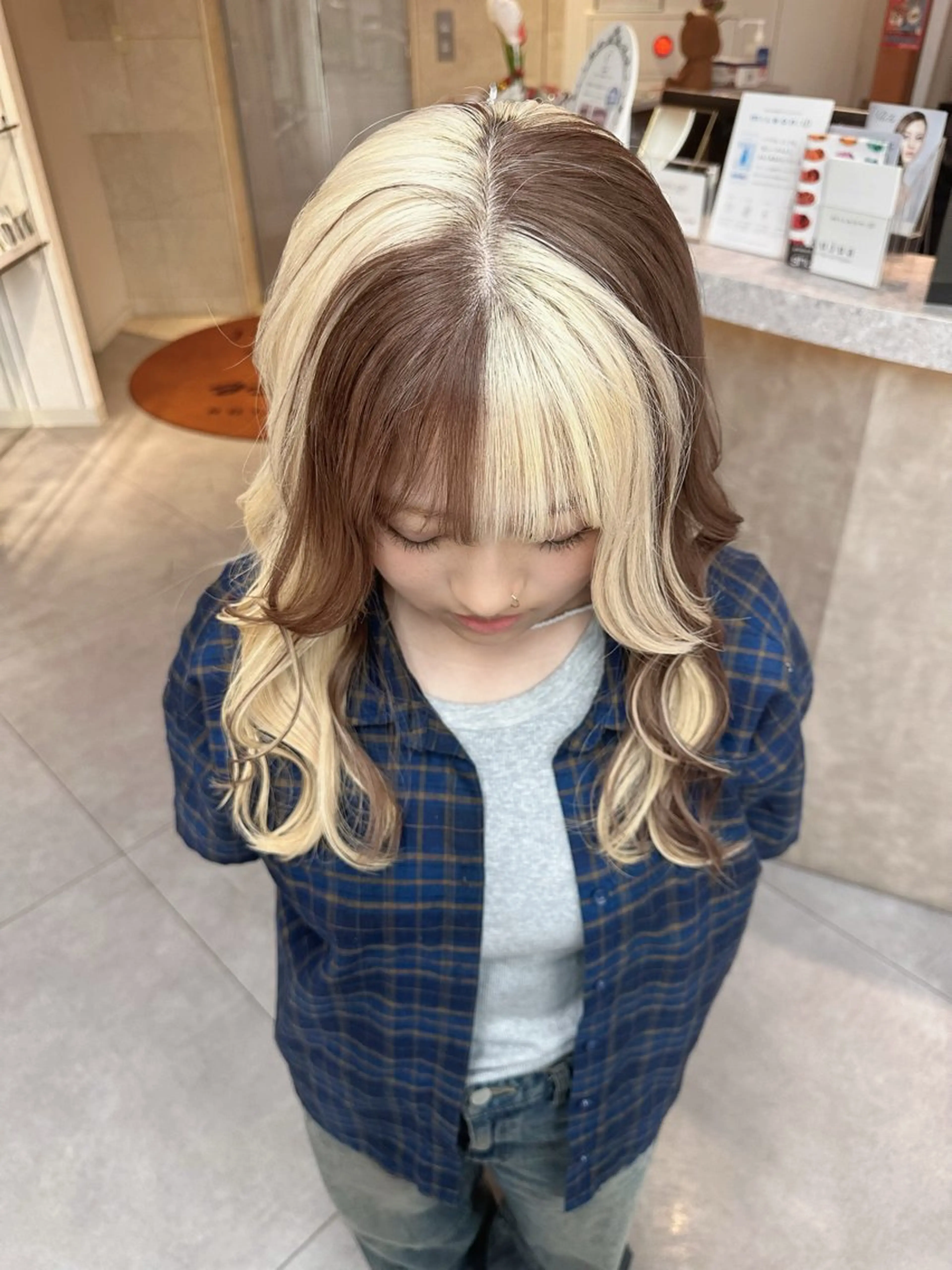 ロング カラー ウルフとハイトーン みっちー✂️のヘアスタイル