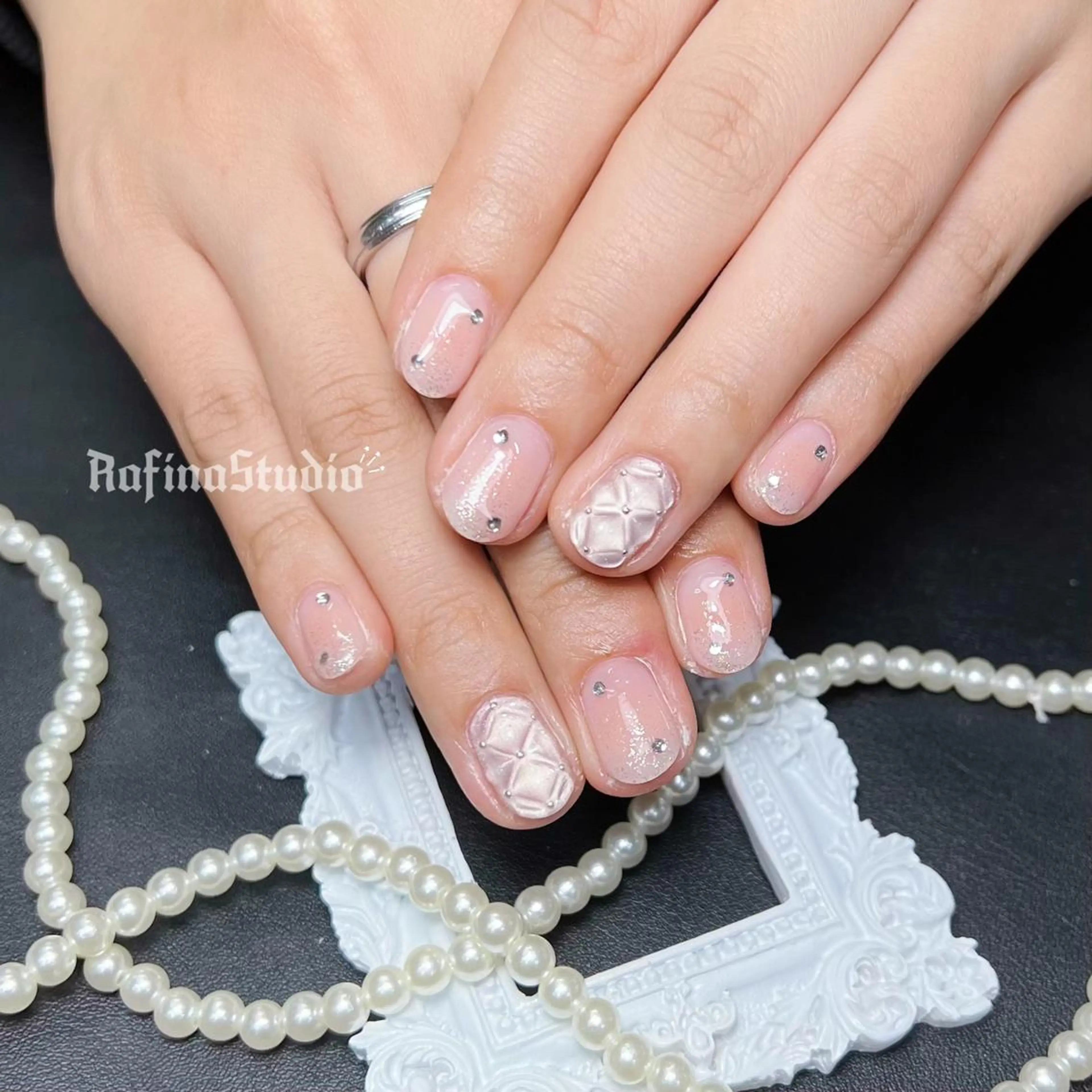 ネイル 桃香 Minaのネイルデザイン