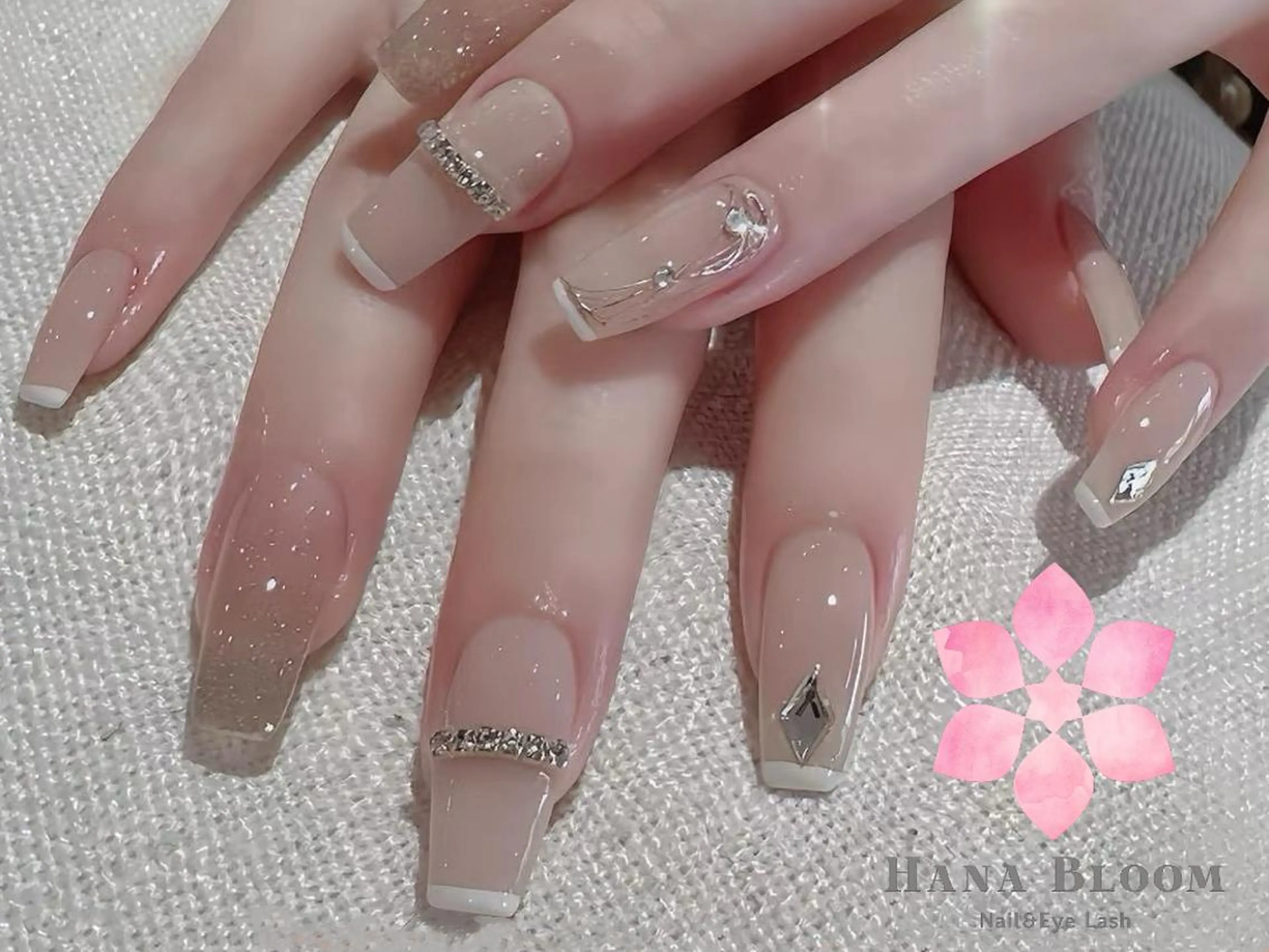 ネイル 長さ出し フレンチネイル ジェルネイル ガラスフレンチ 韓国ネイル Hana Bloom Nail💛Rinaのネイルデザイン
