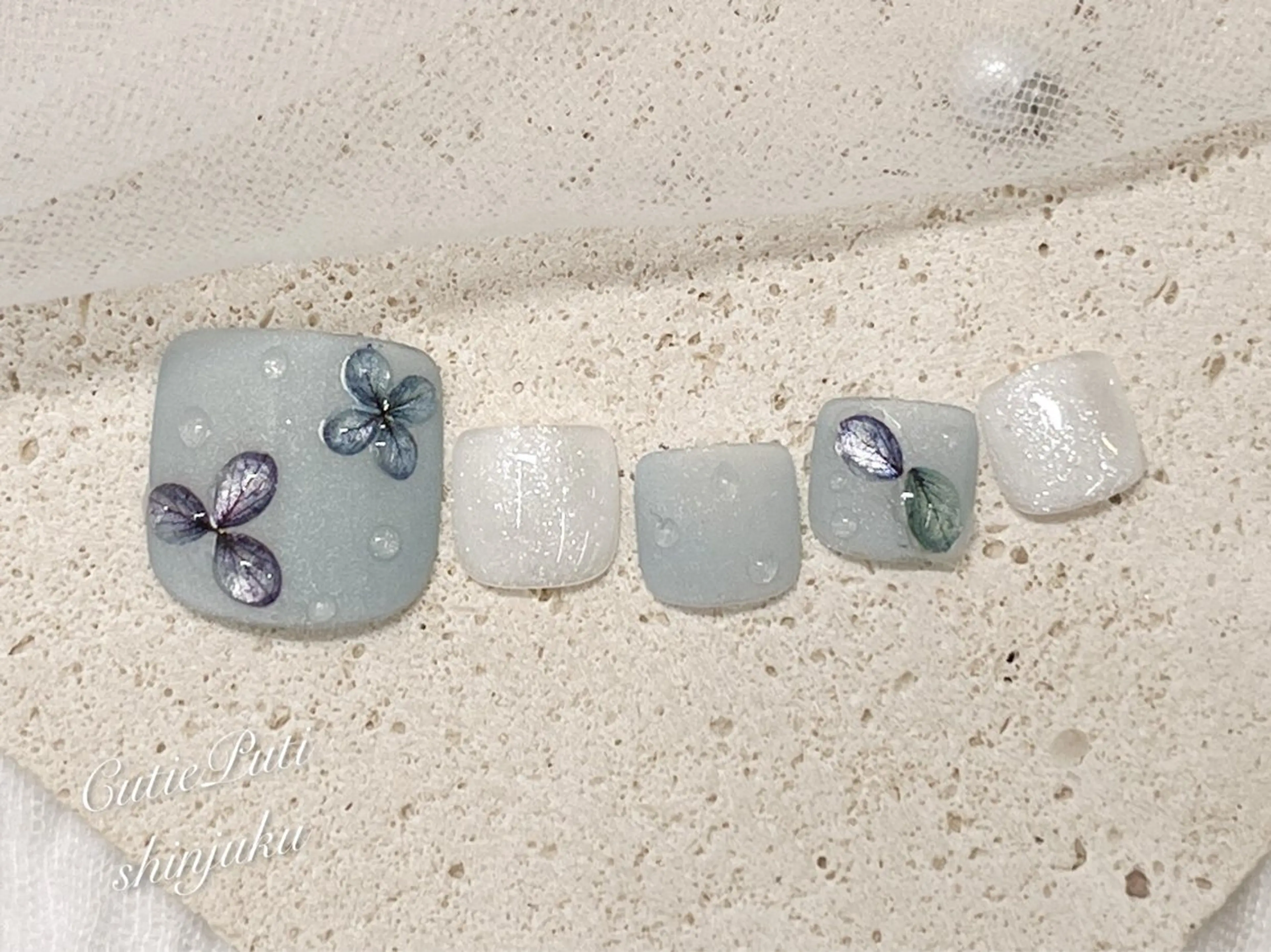 ネイル フットネイル 韓国ネイル ワンホンネイル フットネイル NailSalon CutiePutiのネイルデザイン