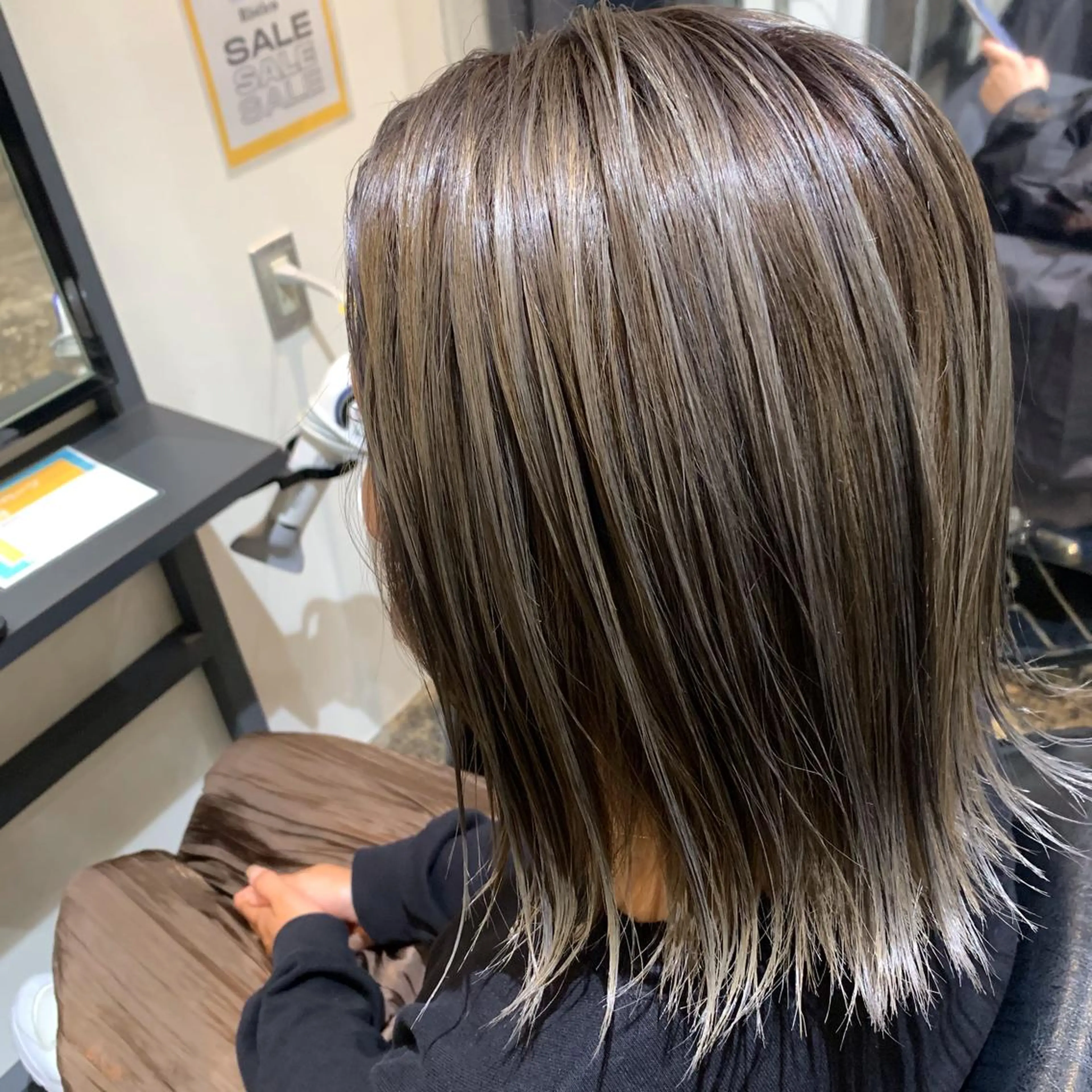 ショート カラー UMEDA FIGAROのヘアスタイル