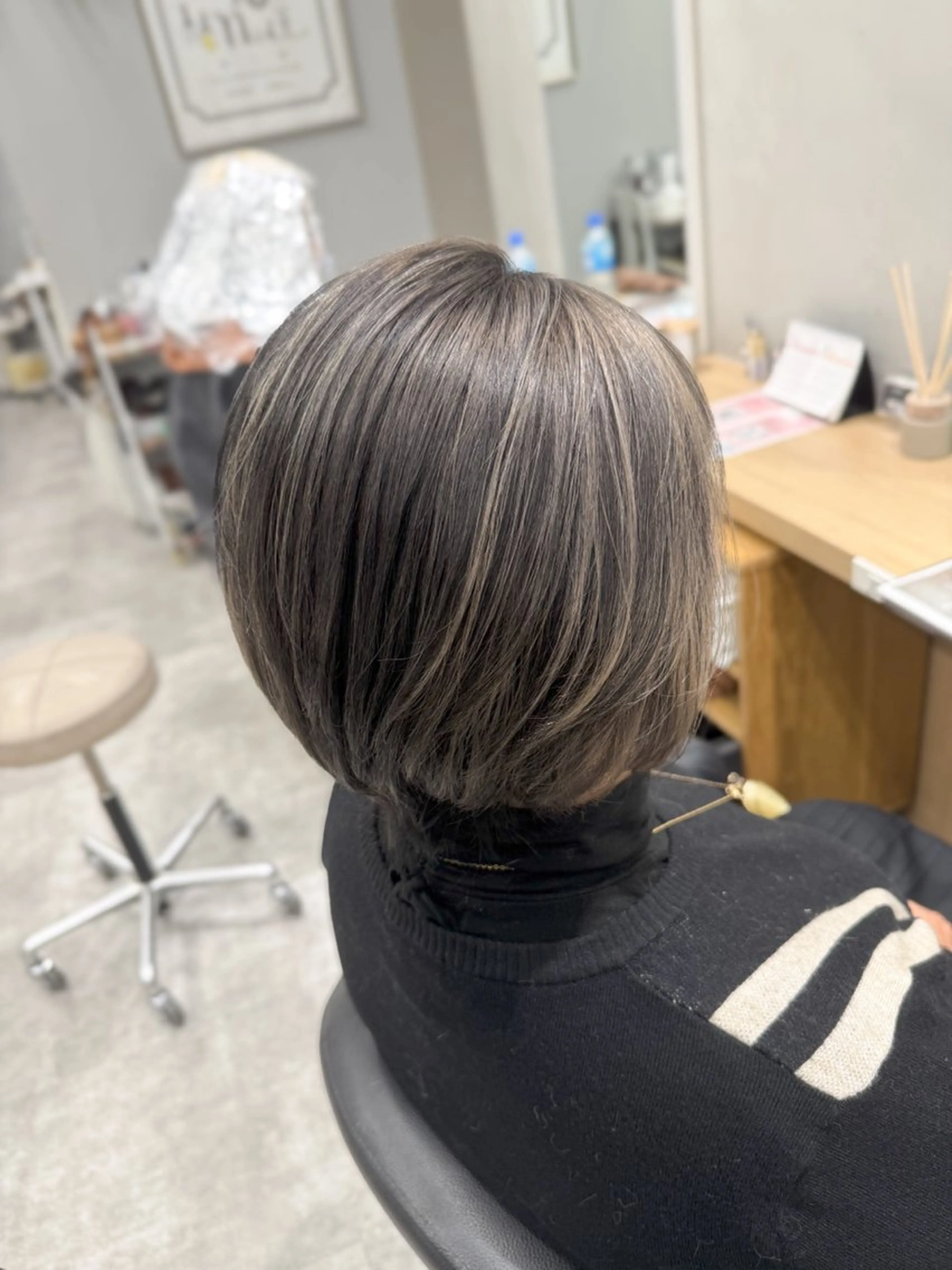 ショート カラー バレイヤージュ ブリーチ レイヤーカット ショートヘア カット ヘアカラー 巻ける髪質改善🫧ハ イライト/永田汰伊智のヘアスタイル