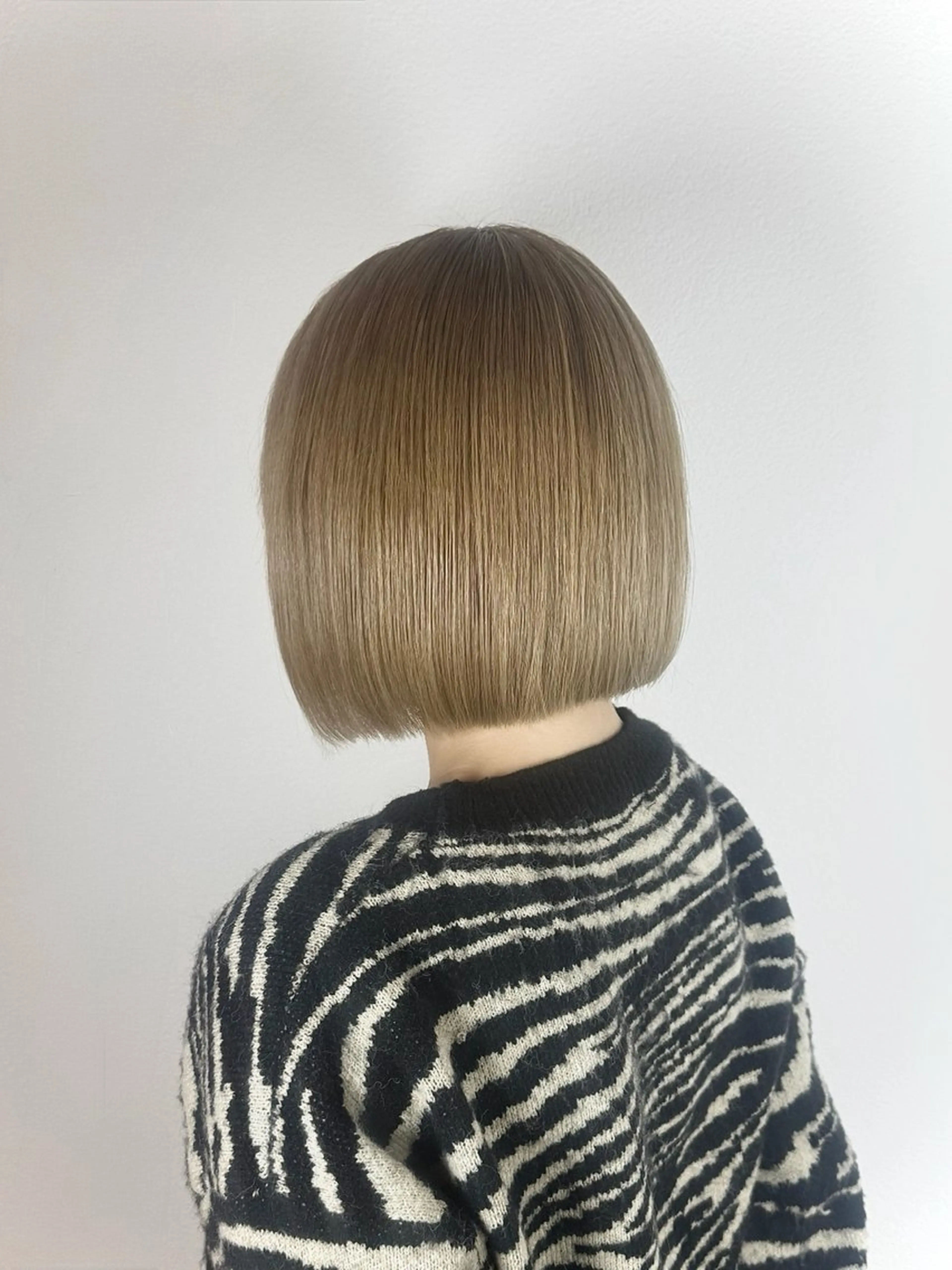 ショート カラー 透明感カラー🦋艶髪 イヴカ💙のヘアスタイル