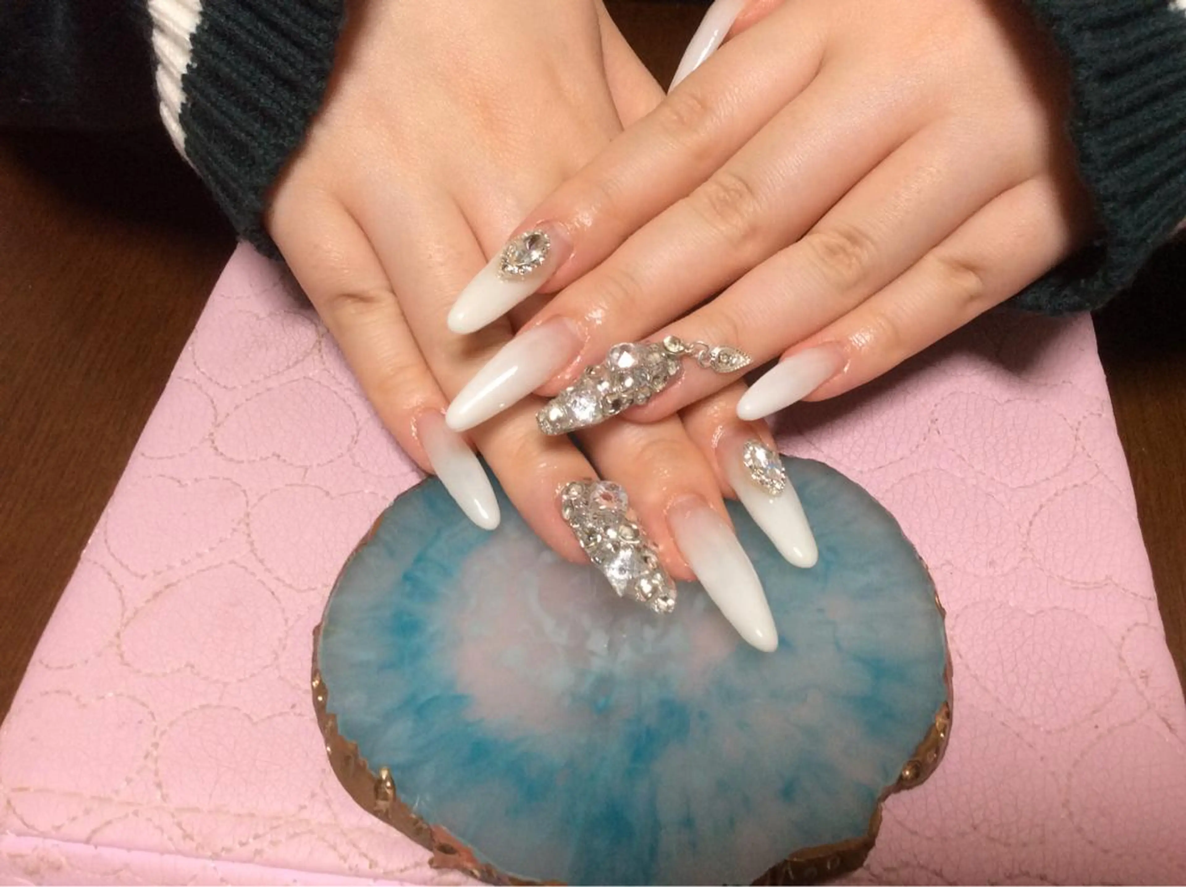 ネイル フラワー ムーンのネイルデザイン