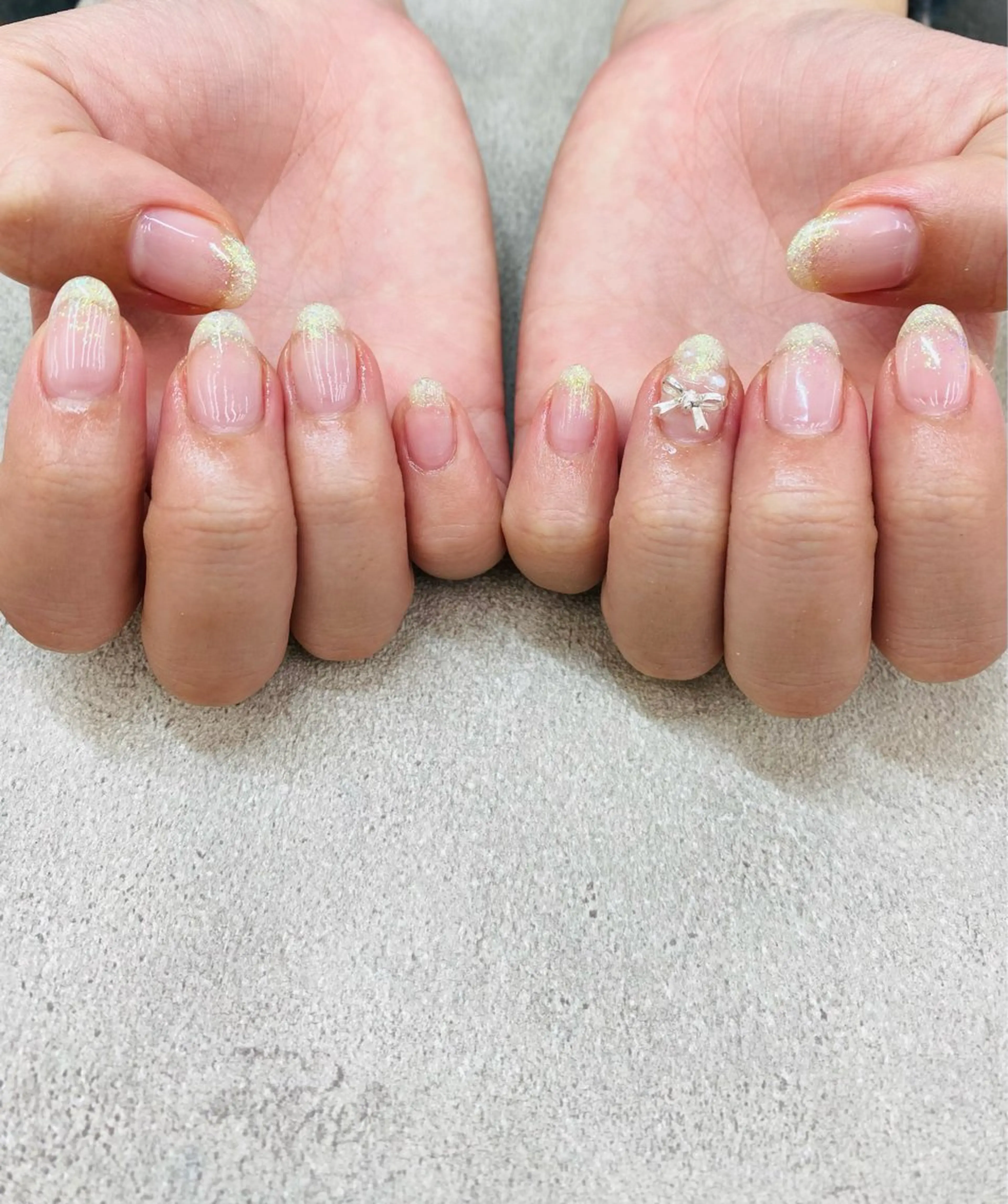 ネイル ラメ(グリッター) MAXKELLY AIのネイルデザイン