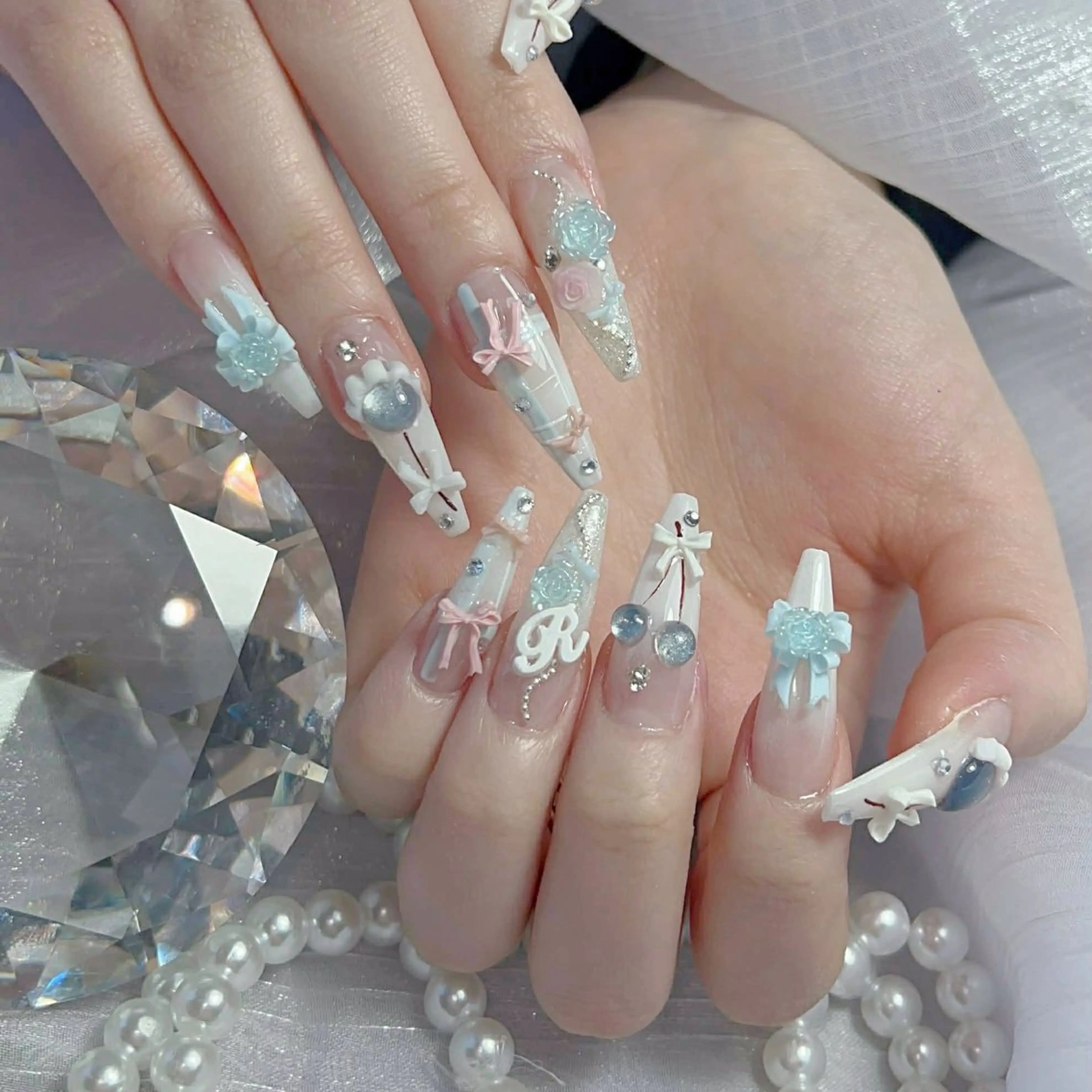 ネイル オーロラネイル クリアネイル 成人式 フラッシュネイル ジェルネイル ハンドネイル Amee Nail Salonのネイルデザイン