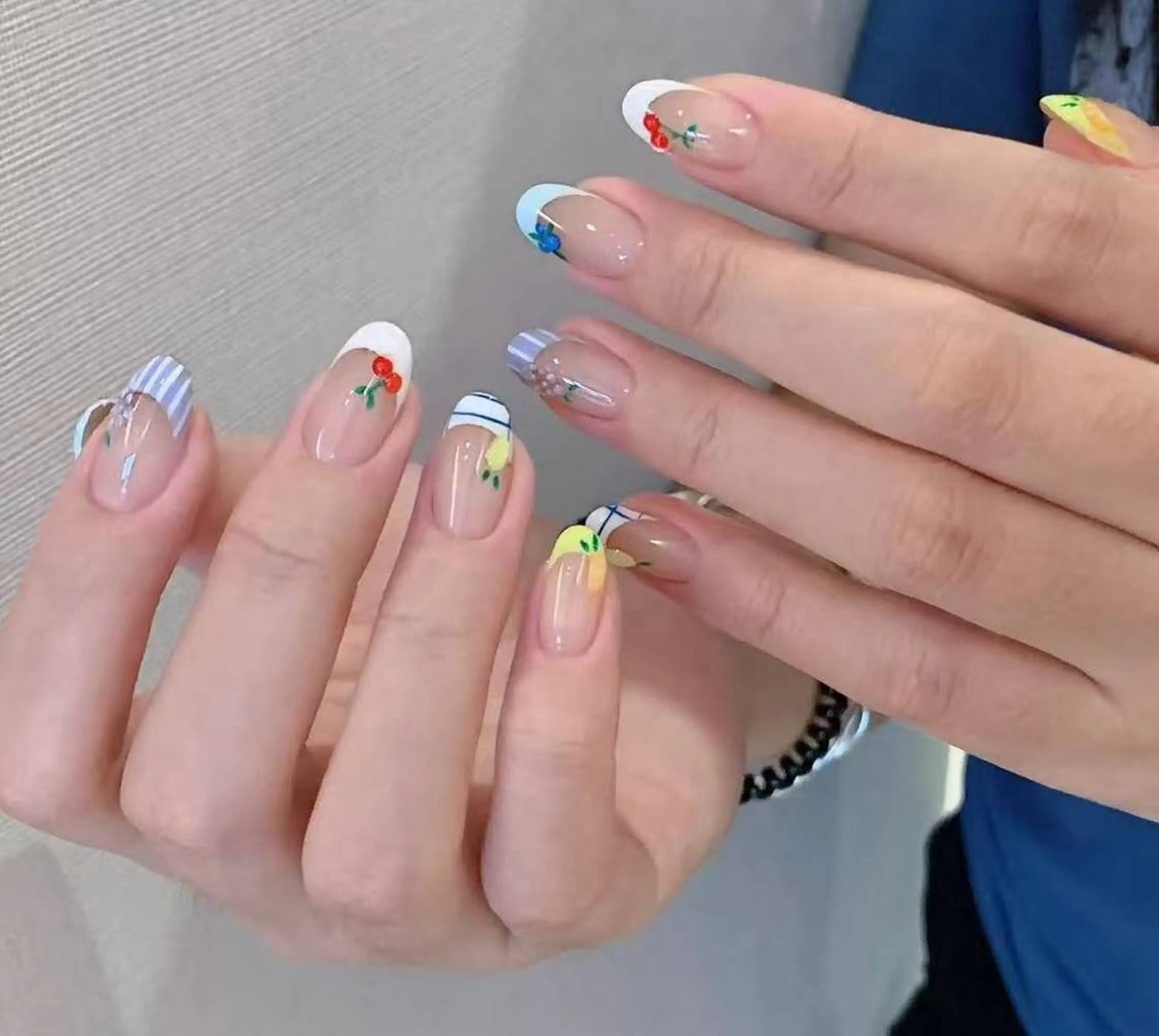 ネイル オーロラネイル フラワーネイル フットネイル フレンチネイル ジェルネイル ハンドネイル BabyYouMi nailのネイルデザイン