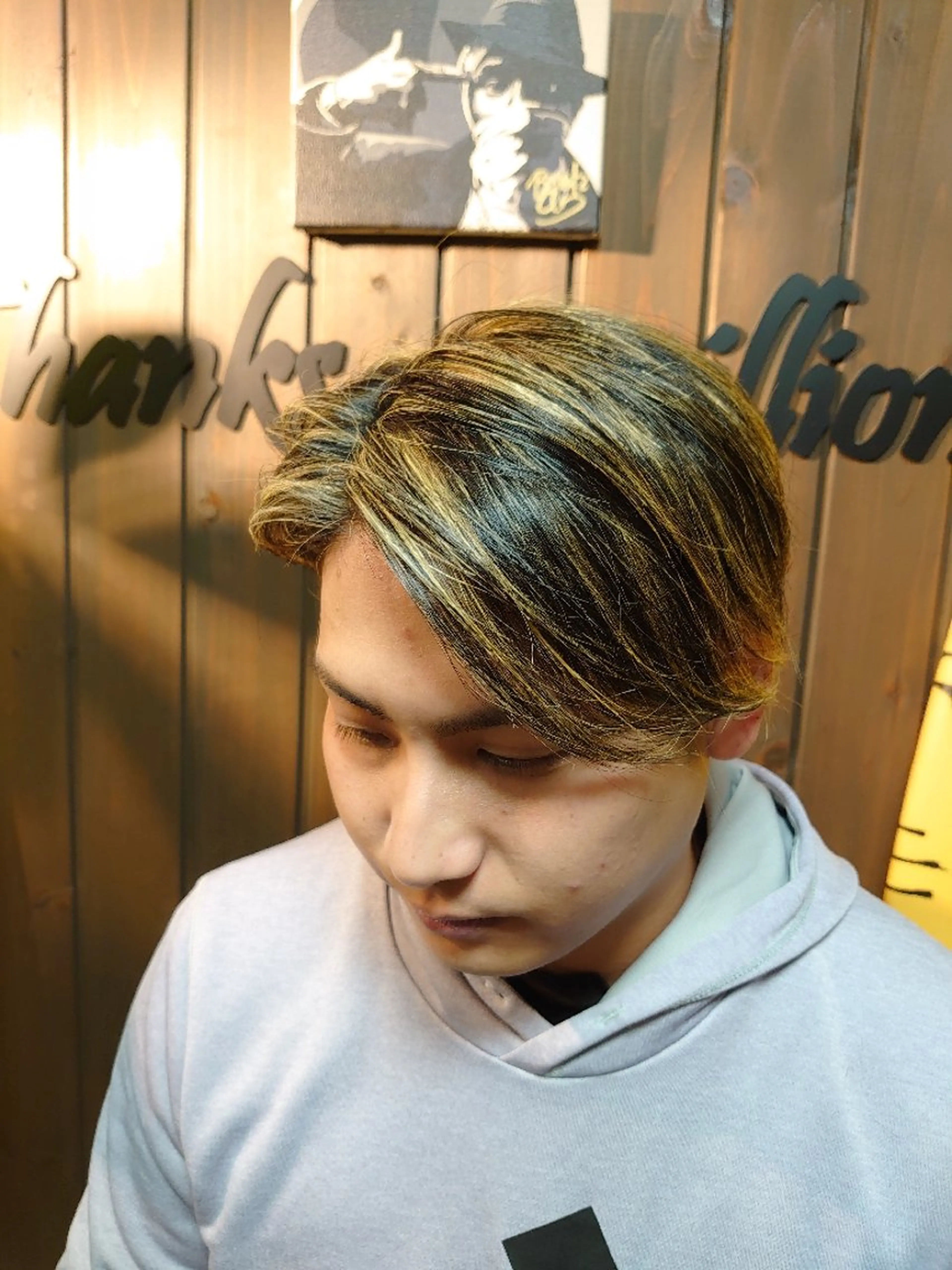 カラー ハイライトカラー カット パーマ サンフラット所属・岡林 選のヘアスタイル