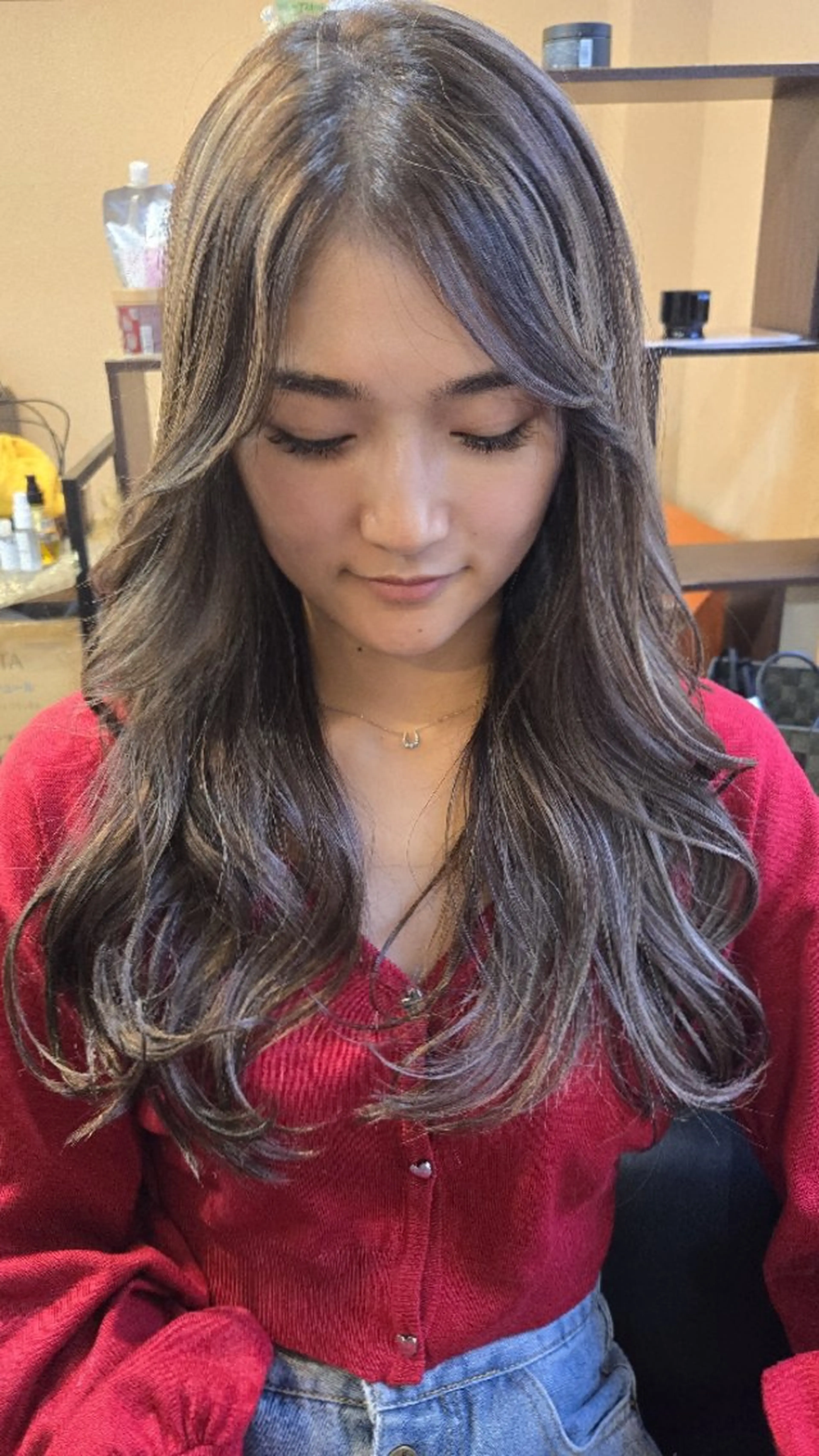 ロング カラー ロングレイヤー ハイライトカラー ハイライト レイヤーカット ロング Seven Quarterのヘアスタイル