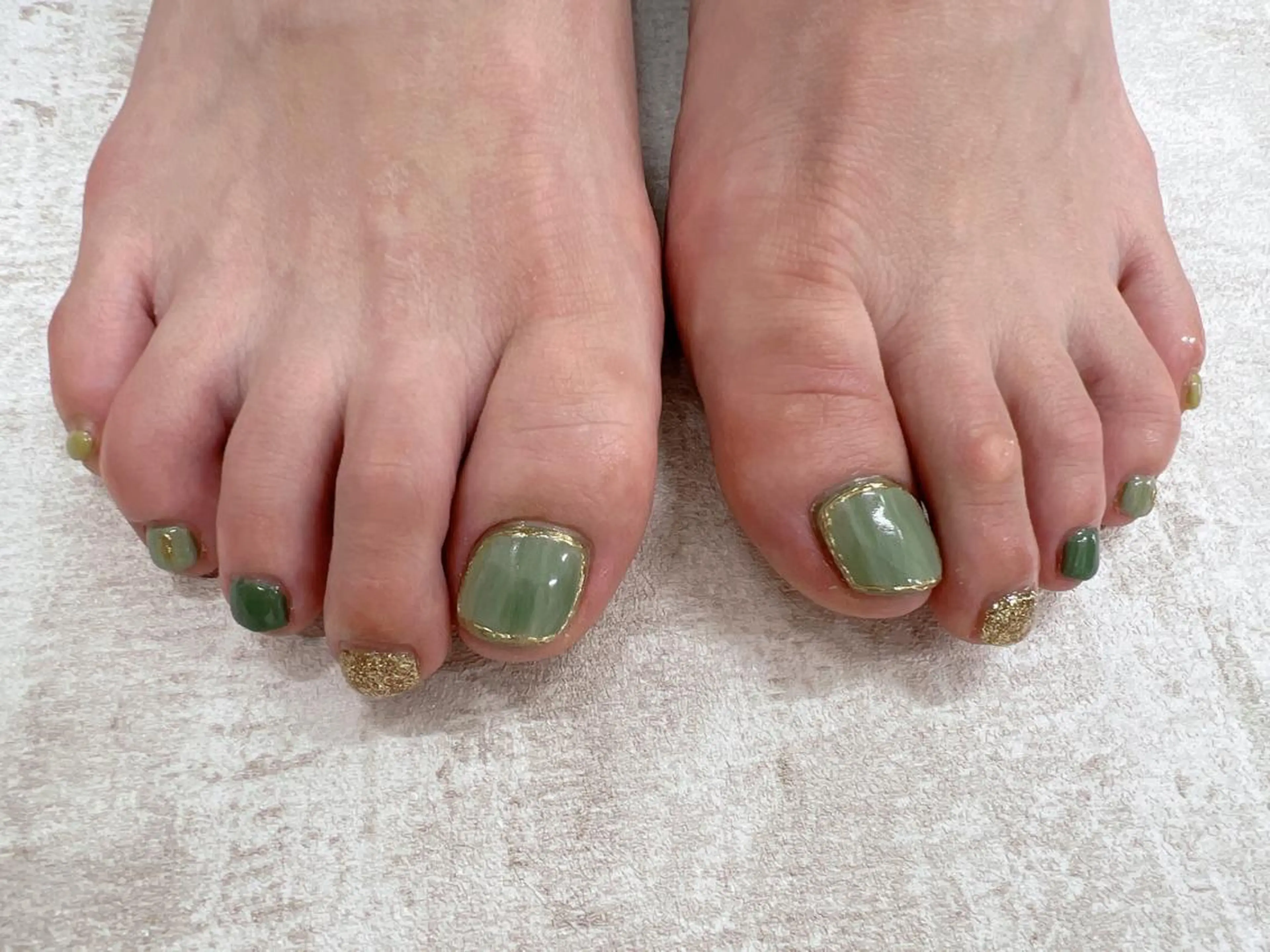 ネイル フットネイル シンプルネイル Romine アイラッシュ&ネイルのマツエク・マツパデザイン