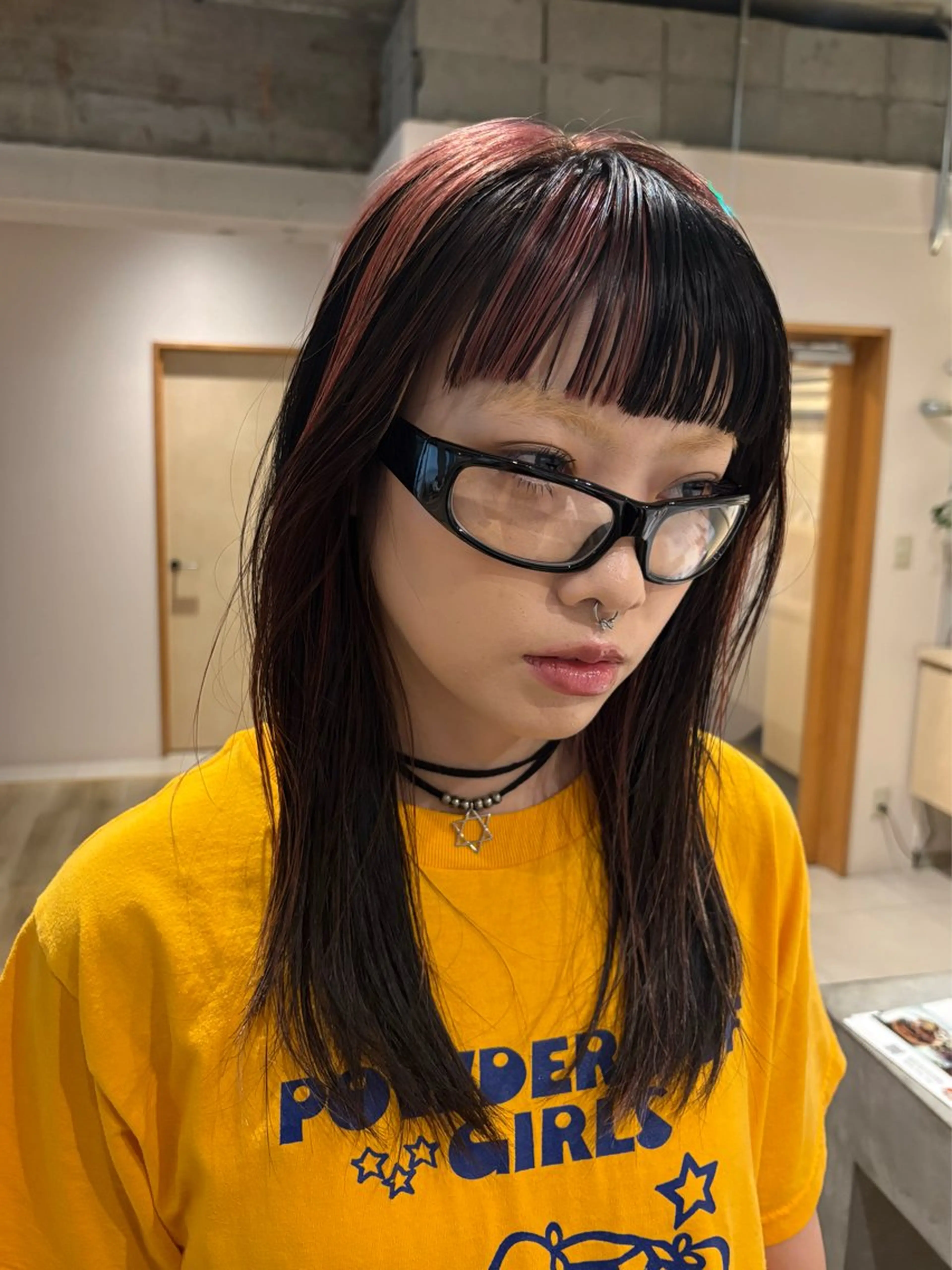 セミロング カラー 黒髪 デザインカラー ピンクカラー カット ヘアカラー ai ㅤのヘアスタイル