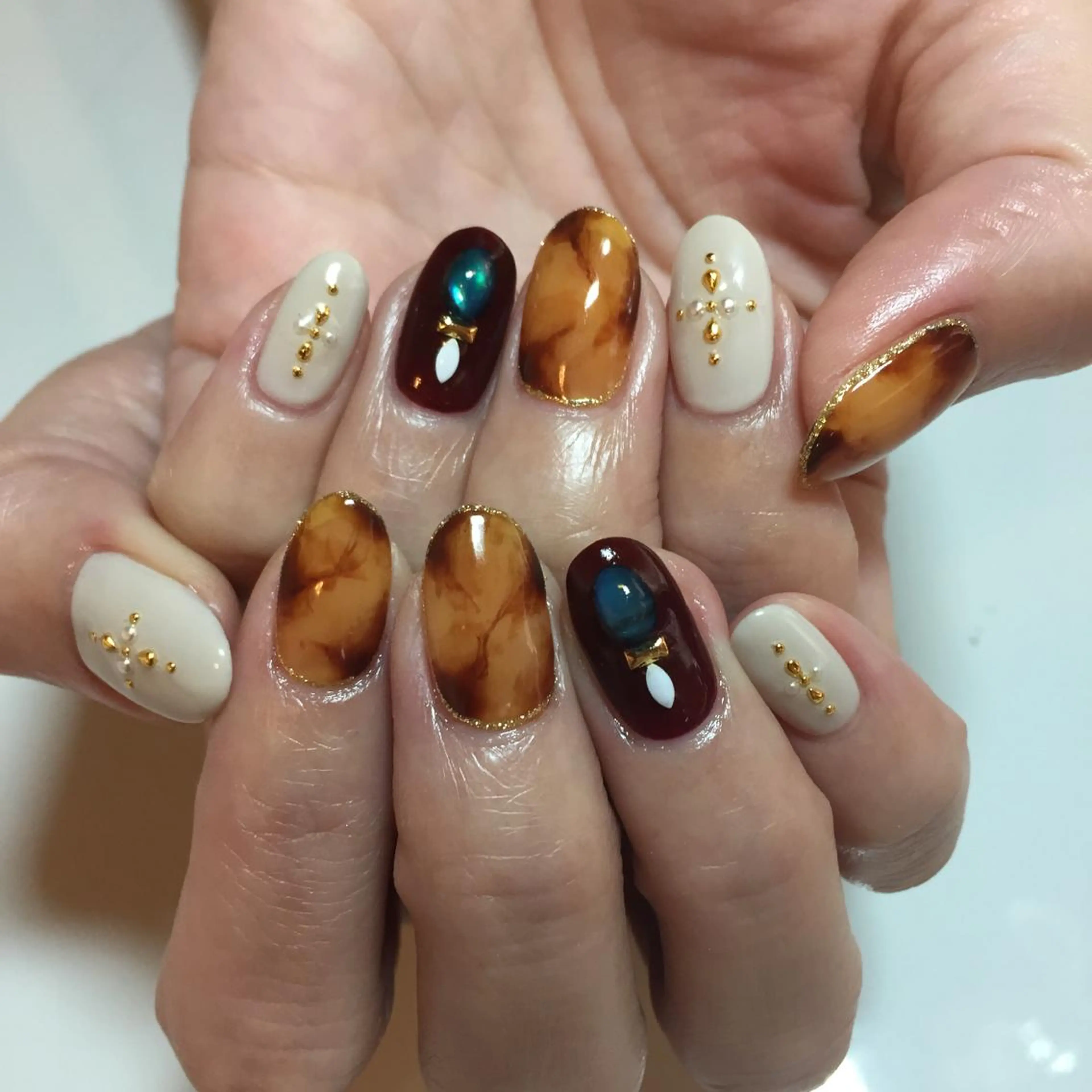 ネイル べっ甲ネイル g-up nail所属・米田 律子のネイルデザイン