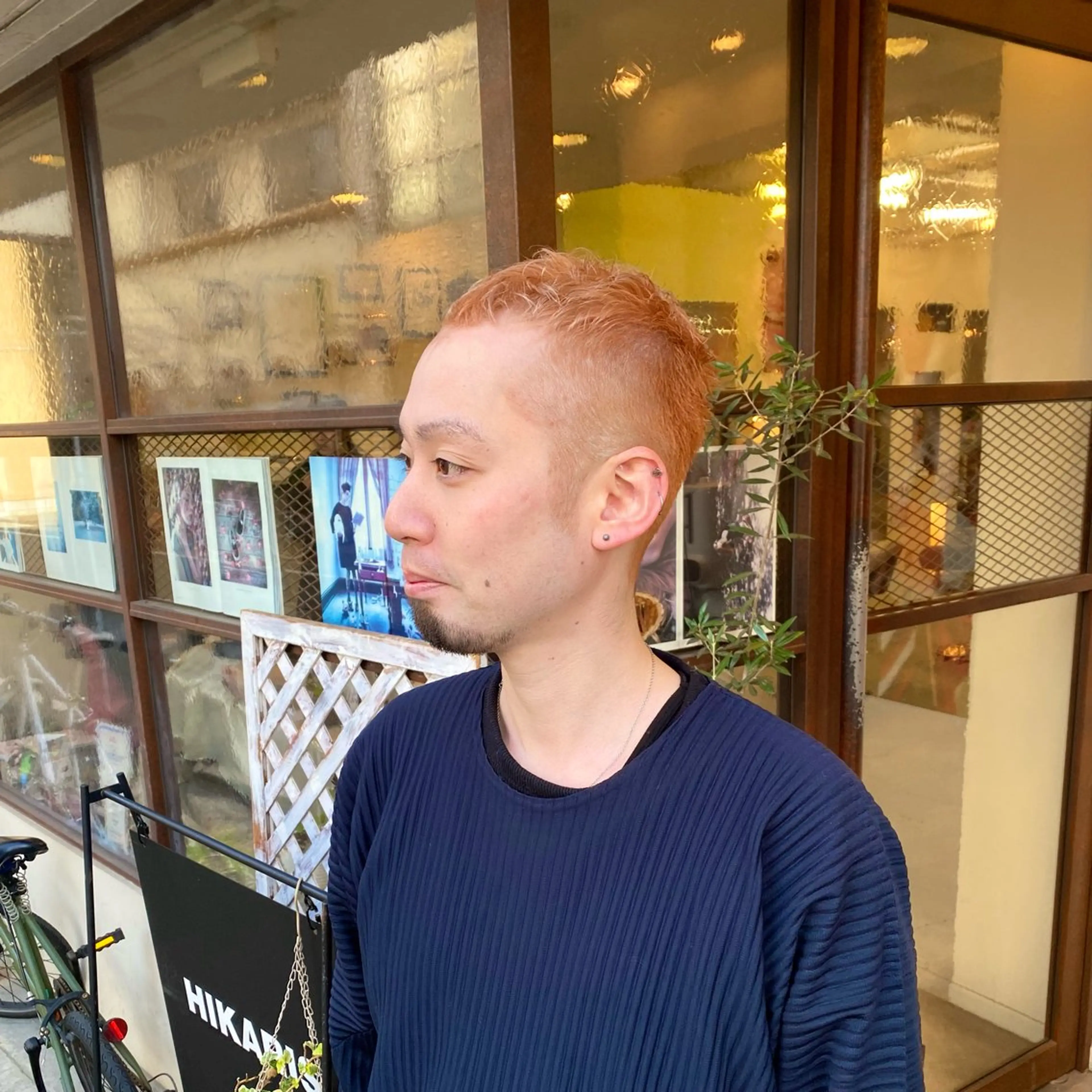 ショート カラー メンズ メンズブリーチ ボウズ ブリーチ 透明感カラー オレンジ ウチダ ユウヤのヘアスタイル