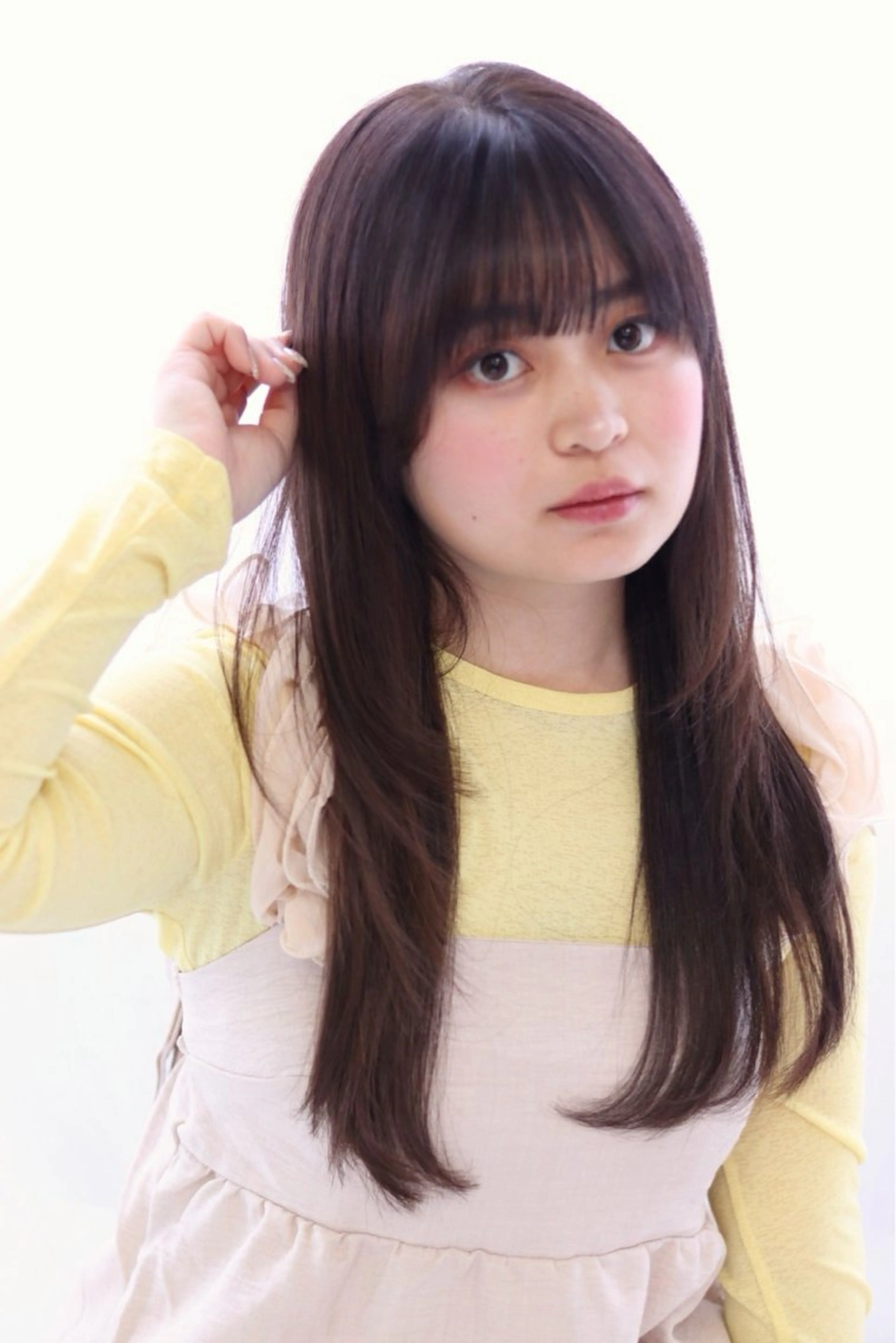 ロング 加藤 優花のヘアスタイル
