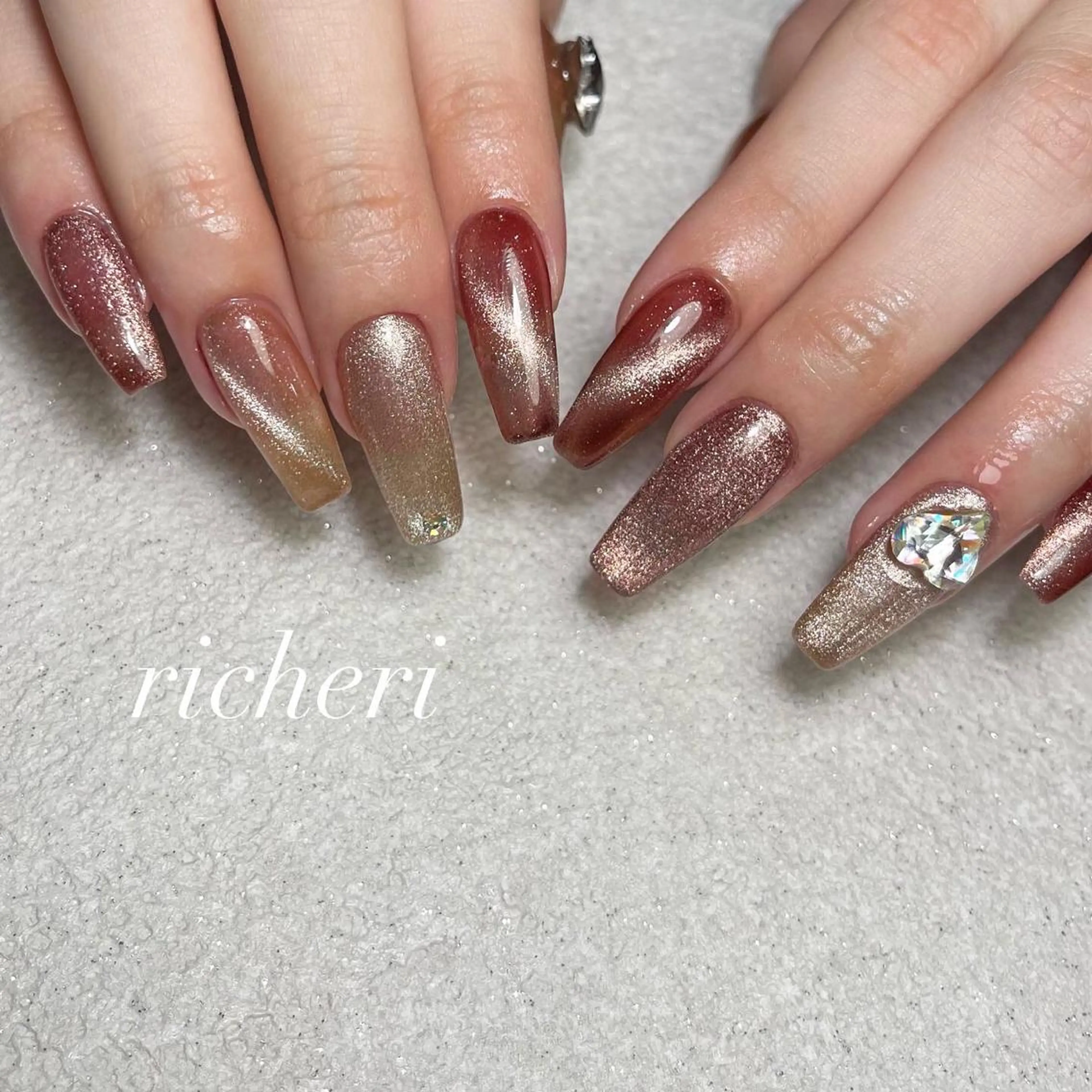 ミディアム ネイル 韓国風ヘア アートネイル フレンチネイル ジェルネイル ガラスフレンチ richeri beautyのエステ・リラクイメージ