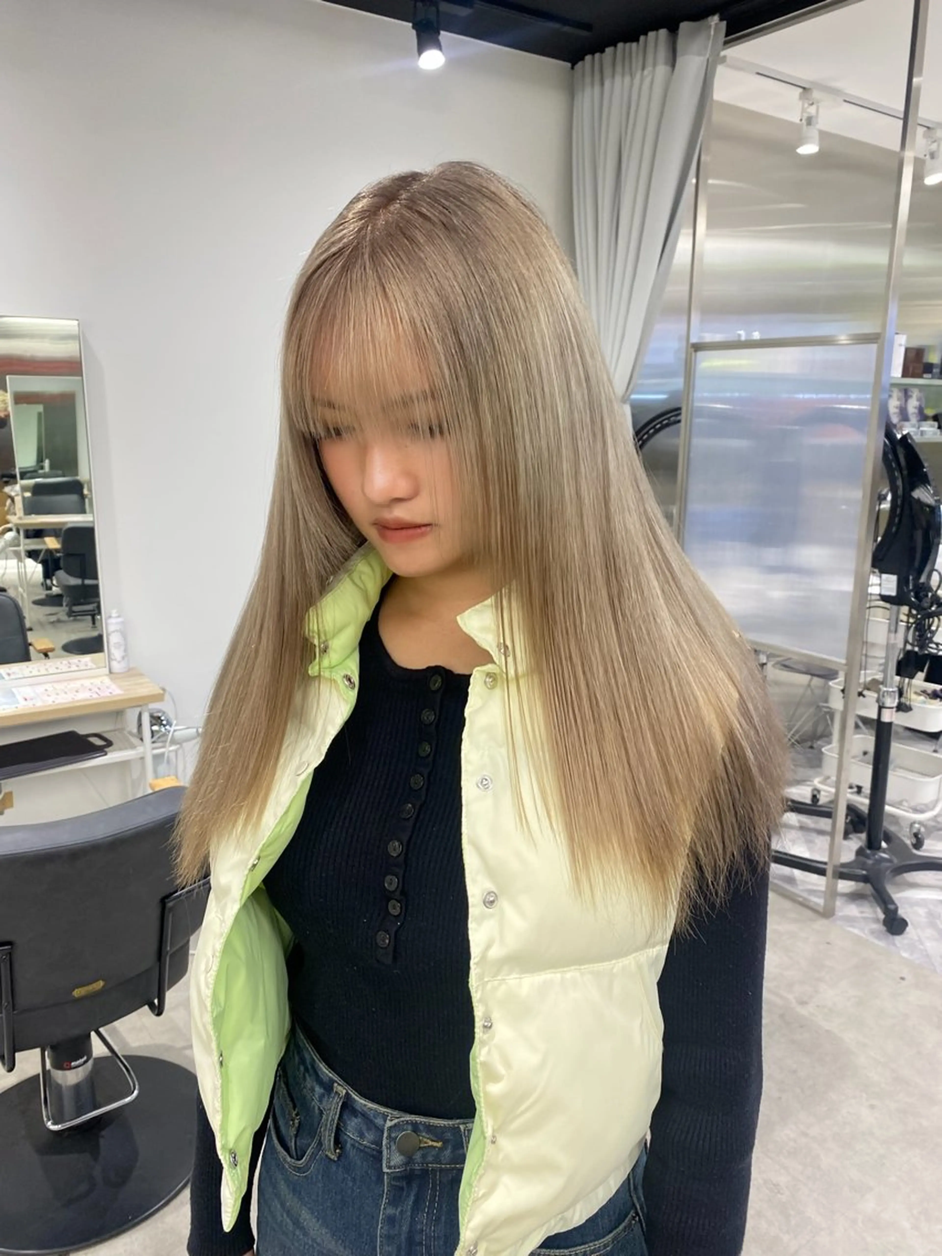 カラー Shiori・:* 💫のネイルデザイン