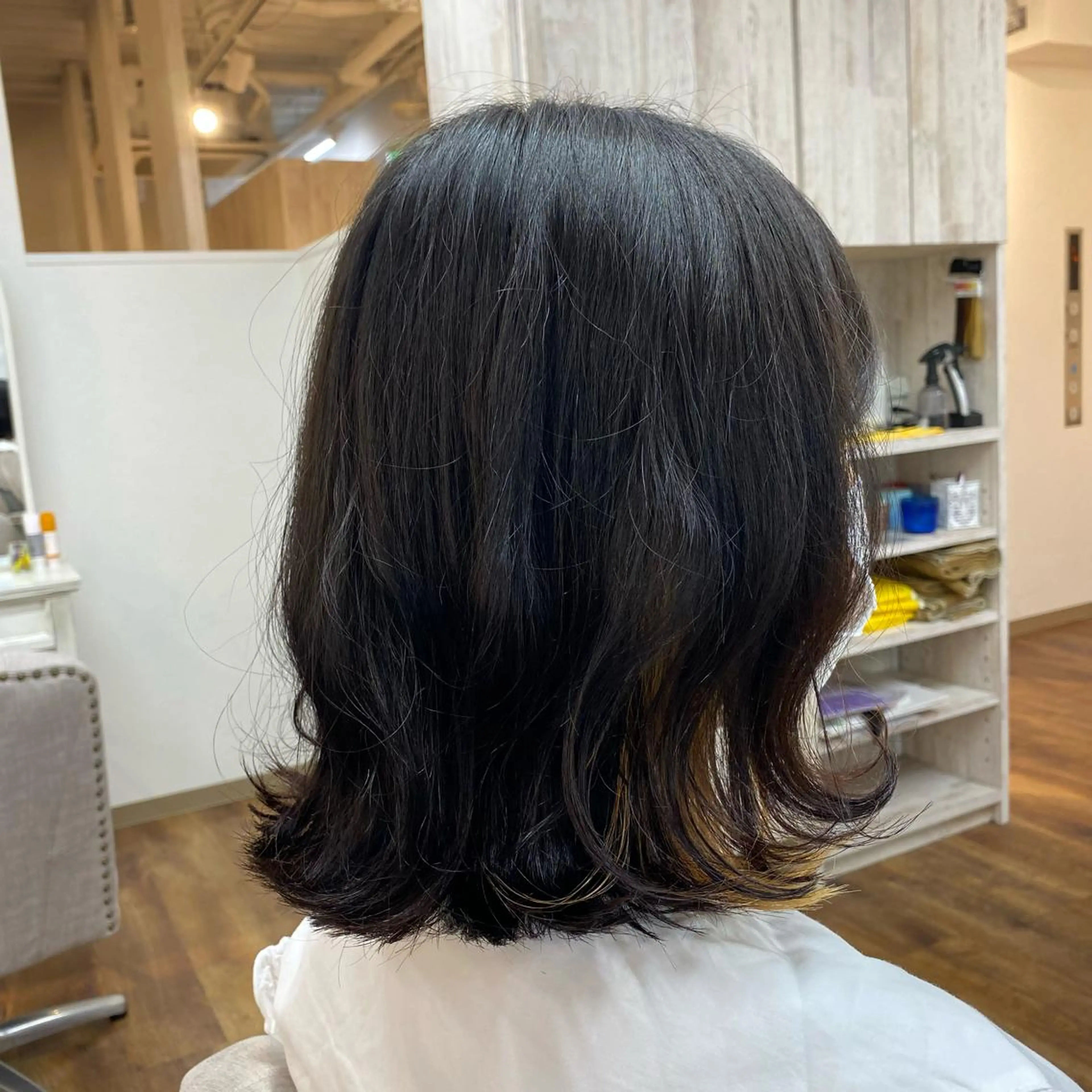 ミディアム 大場 優のヘアスタイル