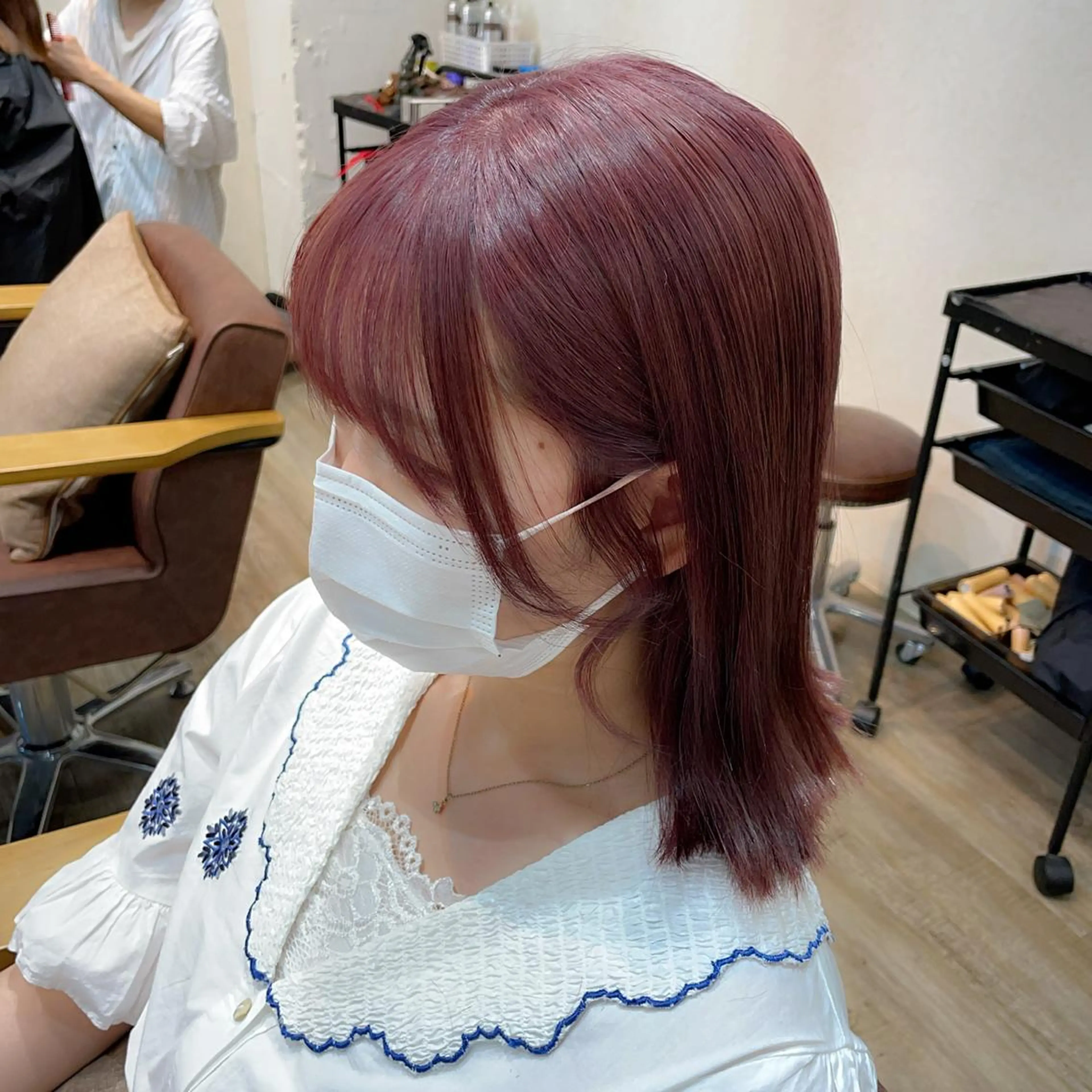 ミディアム カラー ベージュカラー ピンクカラー ピンクベージュ ヘアカラー 🕊miki モテ髪🫧のヘアスタイル