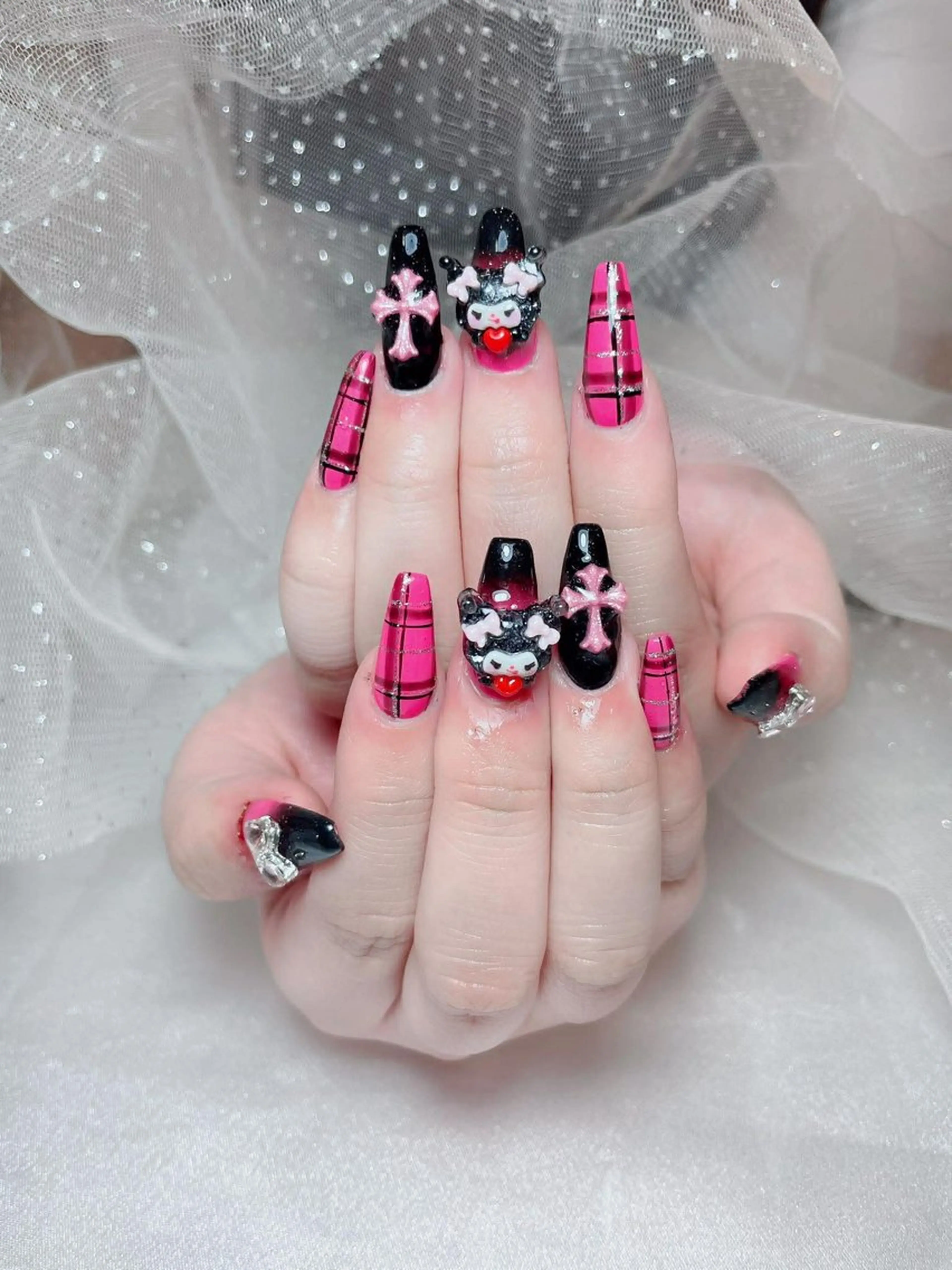 ネイル ハンドネイル Queen Nail Salonのネイルデザイン