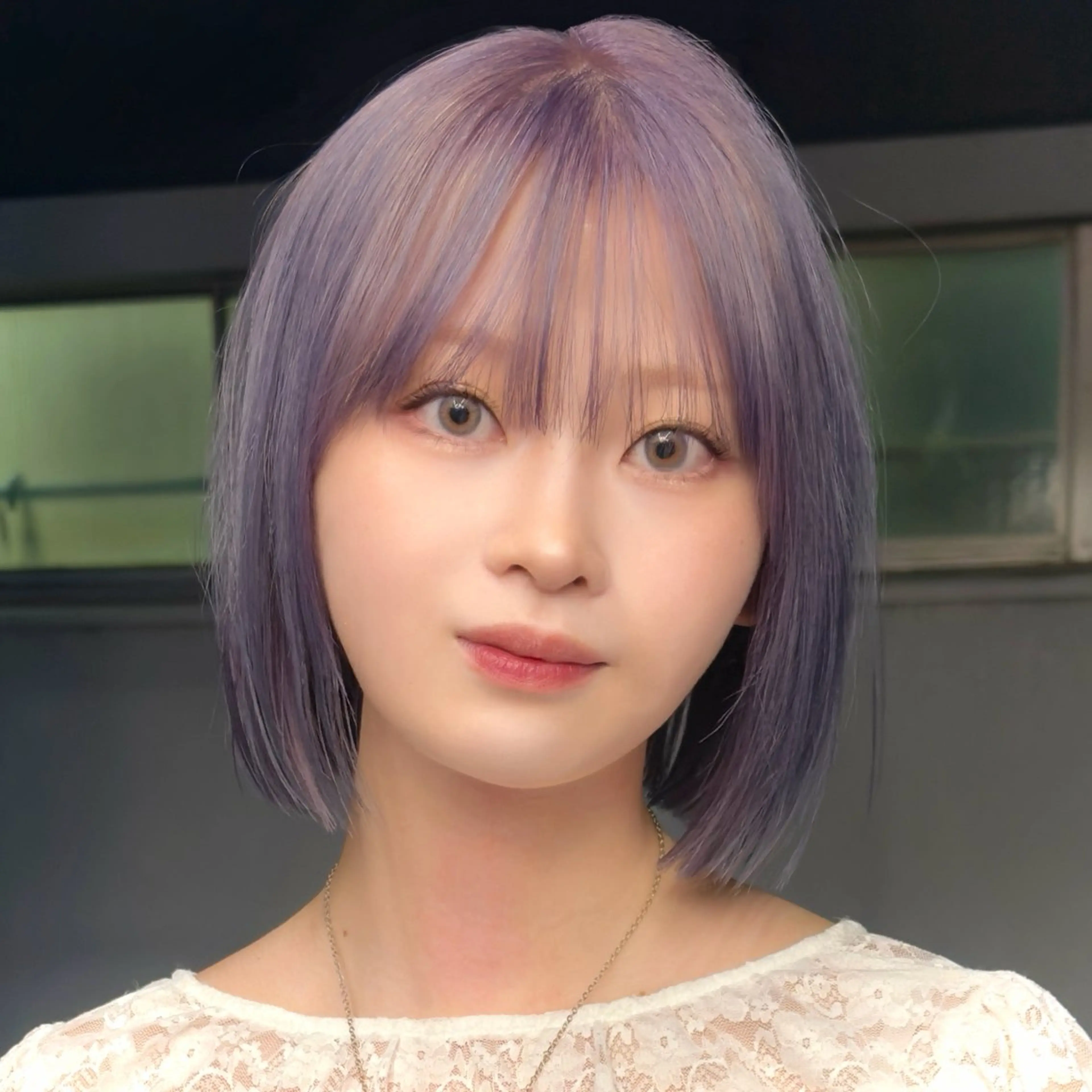 ショート ウルフ/レイヤー/ ブリーチカラーのヘアスタイル