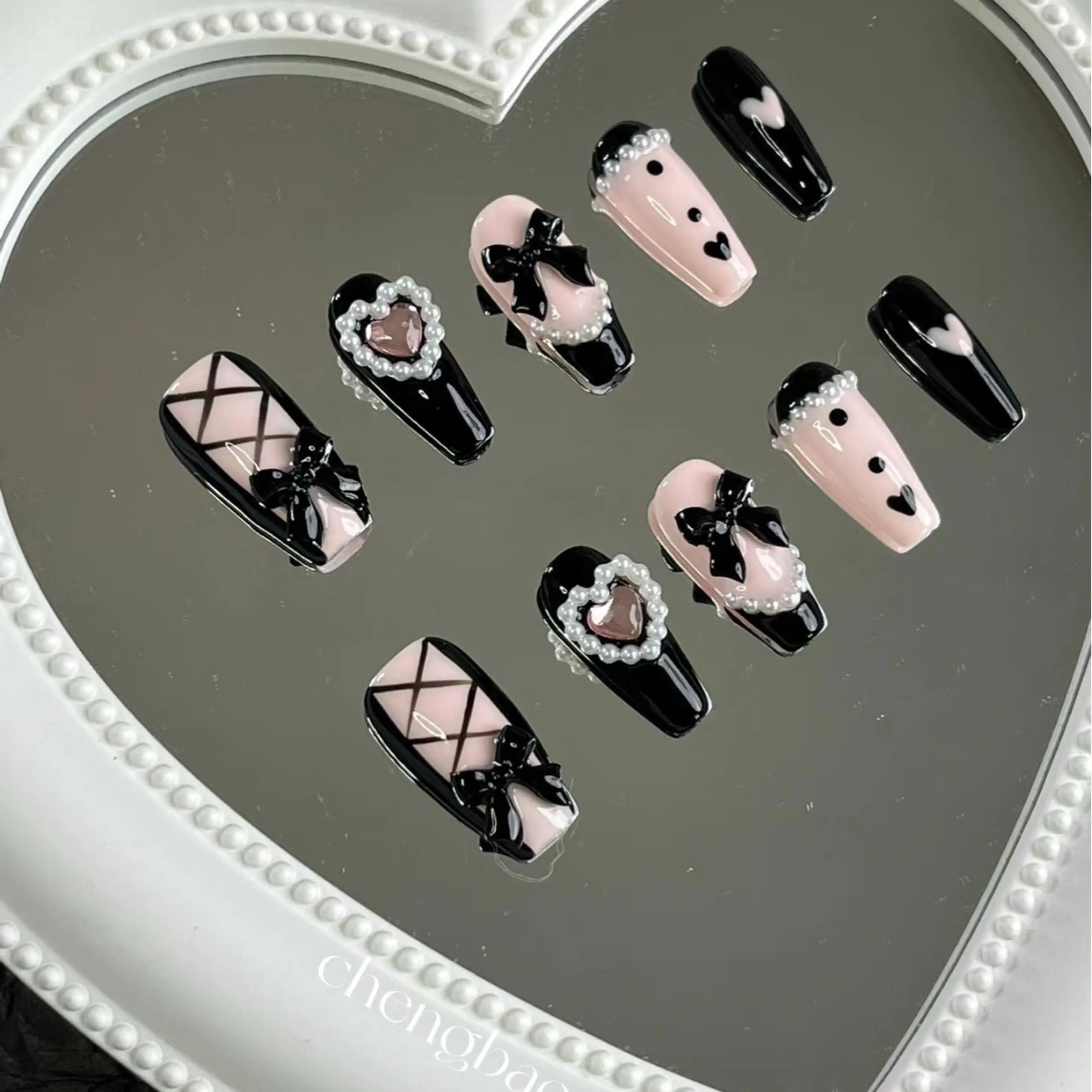 ネイル フレンチネイル グラデーション キラキラネイル 韓国ネイル マグネットネイル 🎀🎀YooLi Nail Salonのネイルデザイン