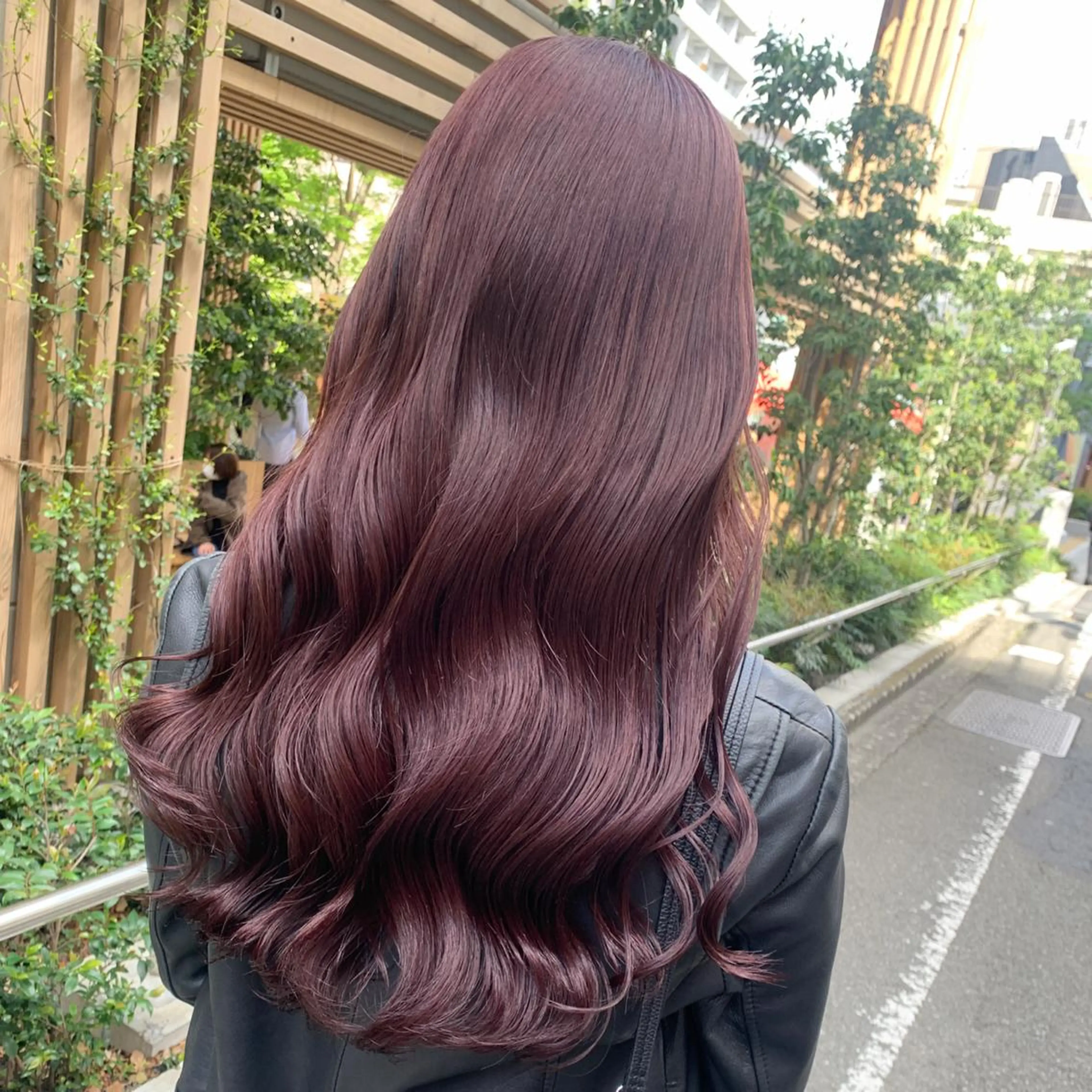 ロング カラー ヘアカラー トリートメント leben serikaのヘアスタイル